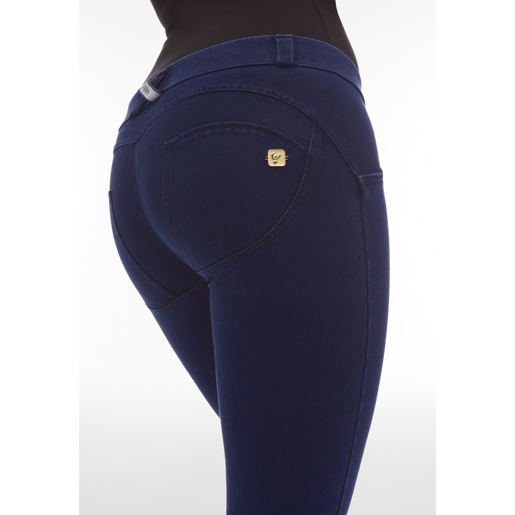 Freddy WR.UP® Damen Push-Up Jeans - Low Waist Super Skinny - Indigoblau - Blaue Nähte - J0B Freddy WR.UP® Damen Push-Up Jeans - Low Waist Super Skinny - Indigoblau - Blaue Nähte - J0B
