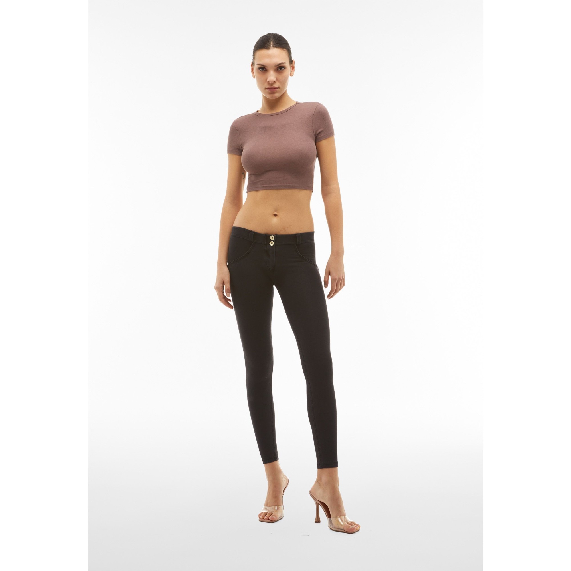 Freddy WR.UP® Damen Push-Up Jeans - Low Waist Super Skinny - Schwarz – Schwarze Nähte - J7N Freddy WR.UP® Damen Push-Up Jeans - Low Waist Super Skinny - Schwarz – Schwarze Nähte - J7N