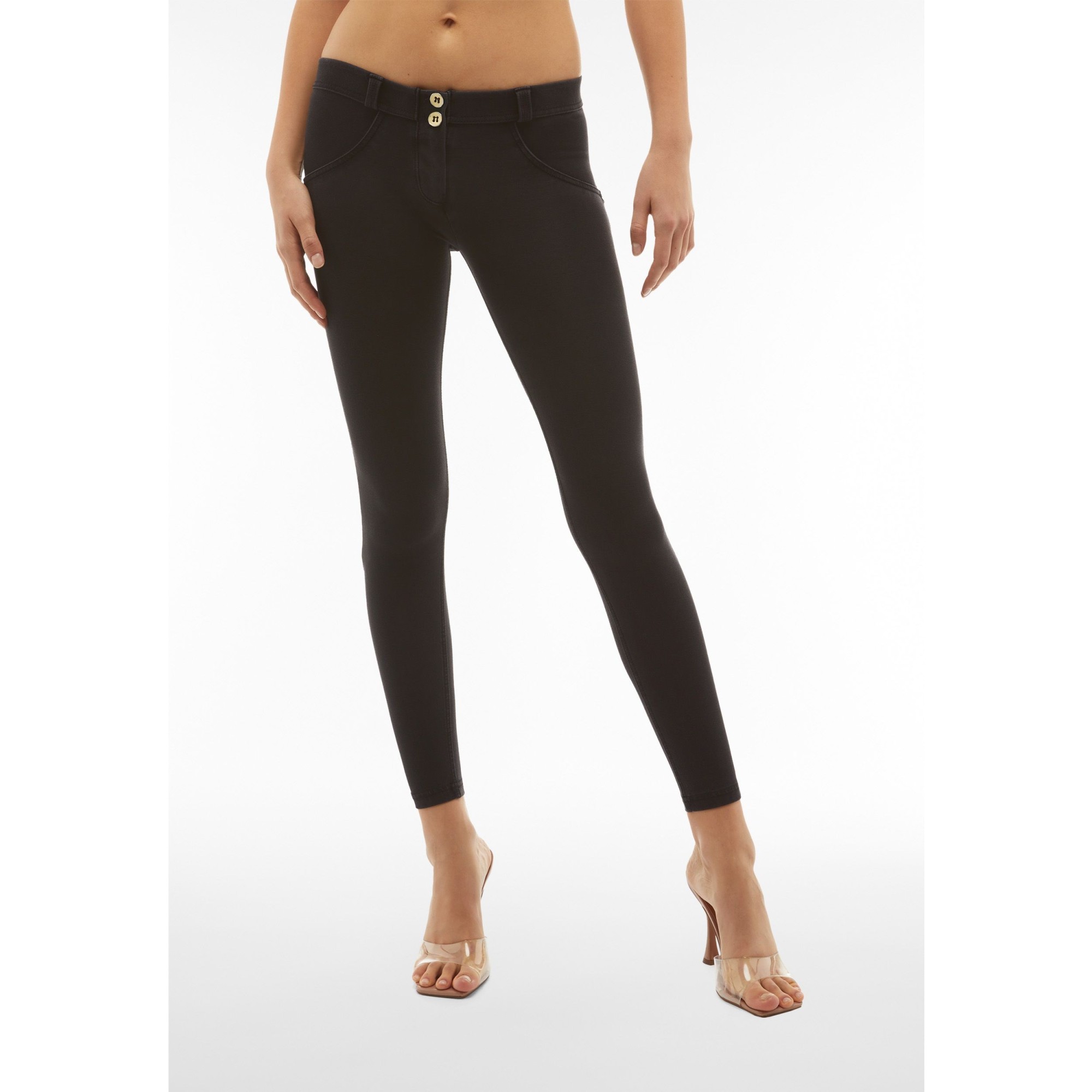 Freddy WR.UP® Damen Push-Up Jeans - Low Waist Super Skinny - Schwarz – Schwarze Nähte - J7N Freddy WR.UP® Damen Push-Up Jeans - Low Waist Super Skinny - Schwarz – Schwarze Nähte - J7N