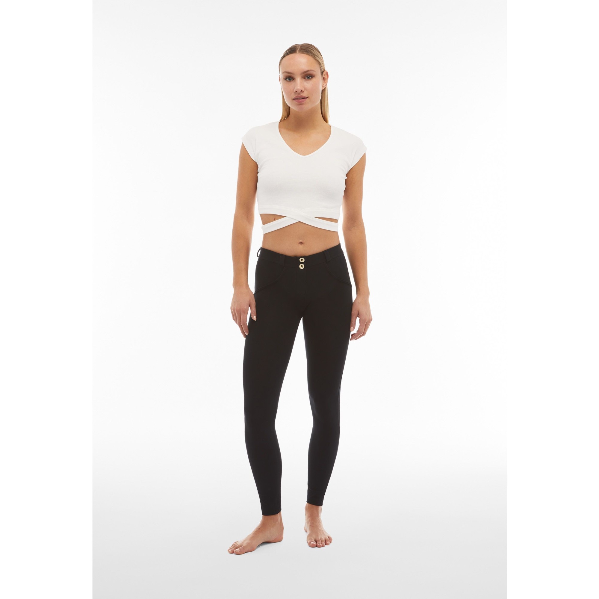 Freddy WR.UP® Damen Push-Up Hose - Regular Waist Skinny -Schwarz Freddy WR.UP® Damen Push-Up Hose - Regular Waist Skinny -Schwarz