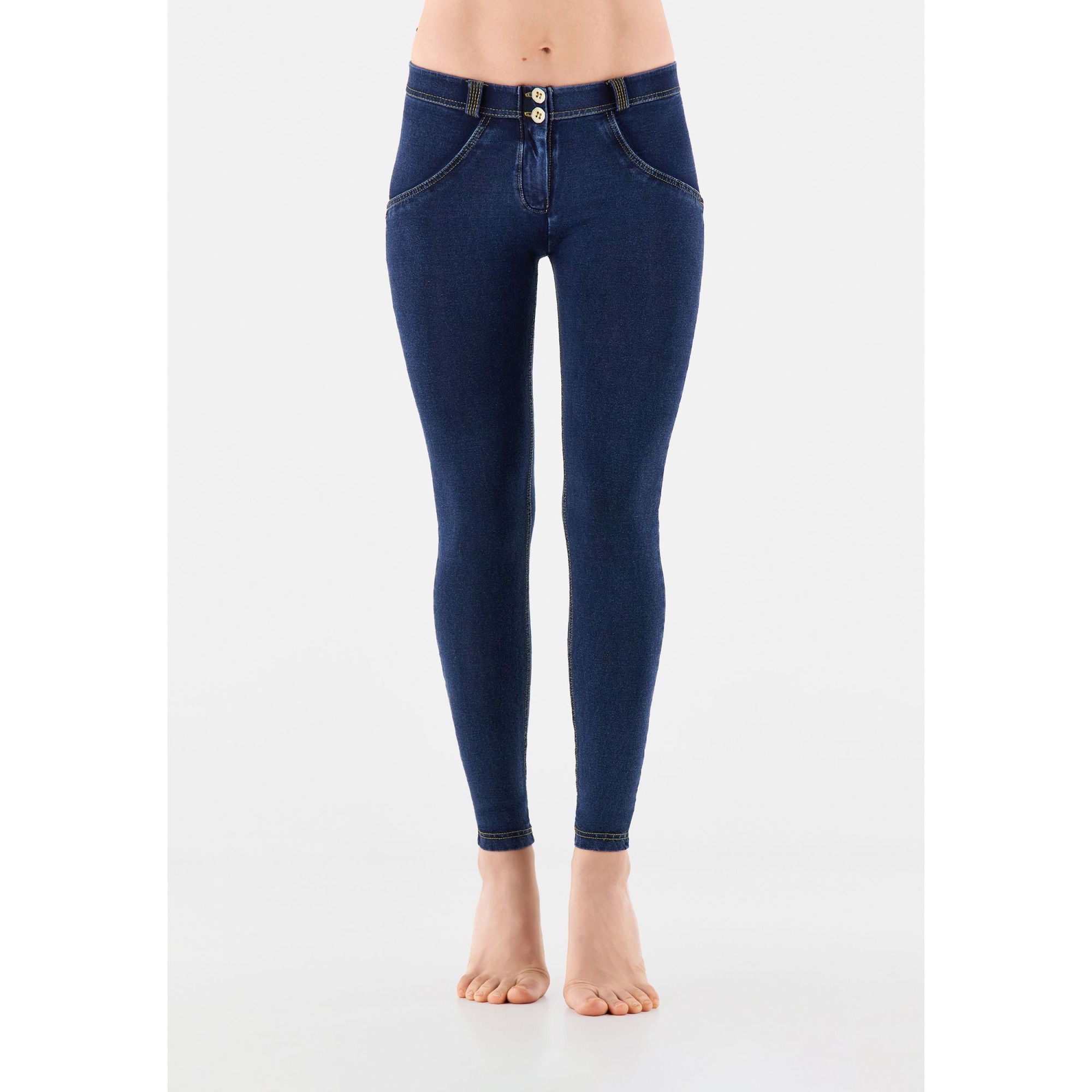 Freddy WR.UP® Damen Push-Up Jeans - Regular Waist Skinny - Indigoblau - Gelbe Nähte Freddy WR.UP® Damen Push-Up Jeans - Regular Waist Skinny - Indigoblau - Gelbe Nähte