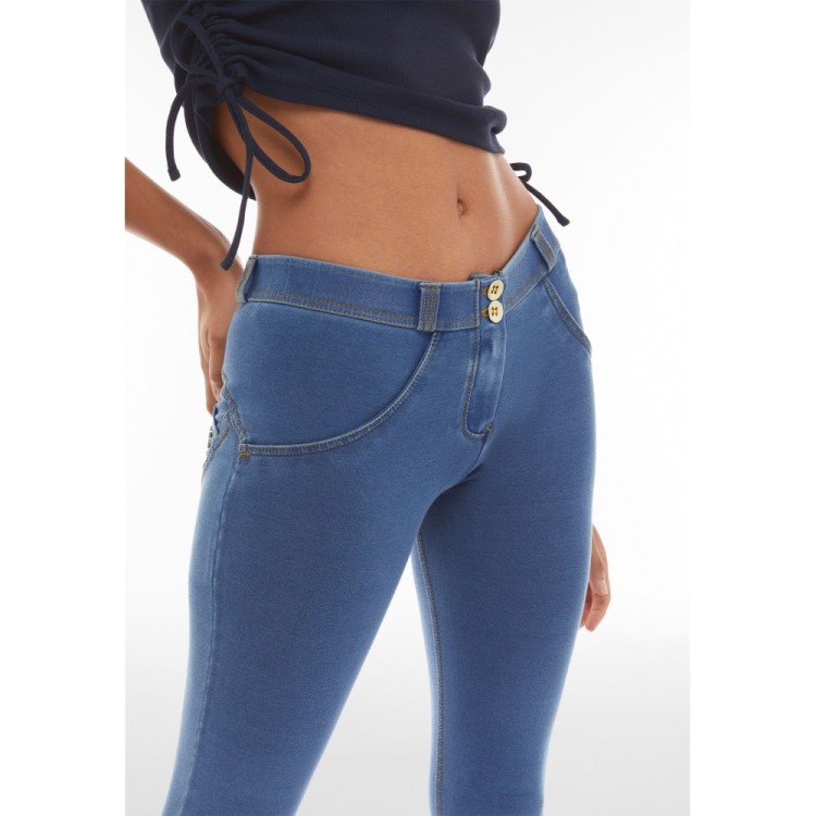 Freddy WR.UP® Damen Push-Up Jeans - Regular Waist Skinny - Hellblau - Gelbe Nähte