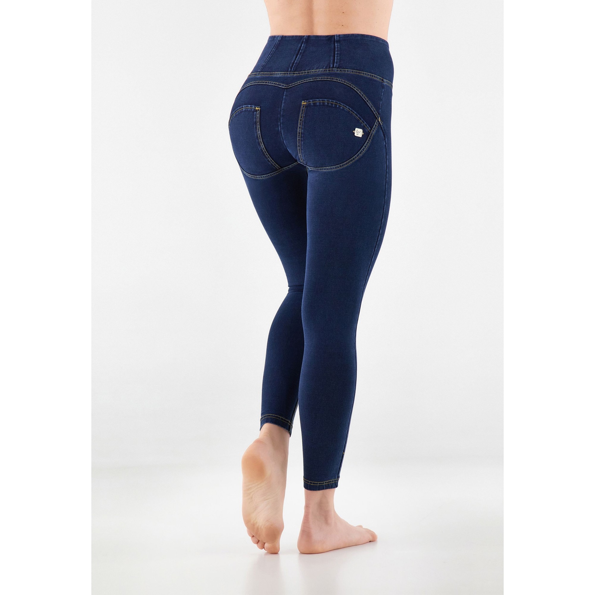 Freddy WR.UP® Damen Push-Up Jeans - 7/8 High Waist Super Skinny - Indigoblau - Gelbe Nähte Freddy WR.UP® Damen Push-Up Jeans - 7/8 High Waist Super Skinny - Indigoblau - Gelbe Nähte
