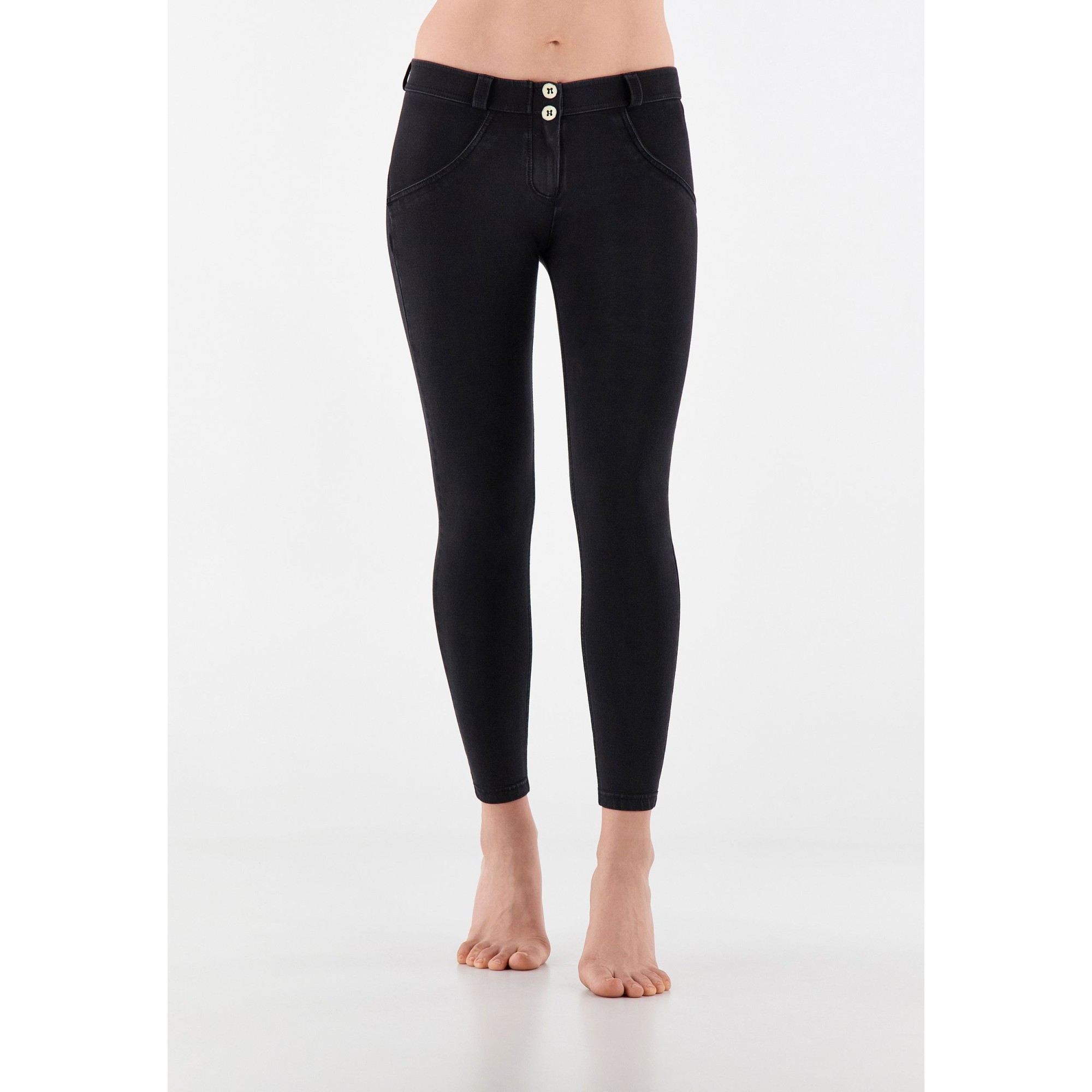 Freddy WR.UP® Damen Push-Up Jeans - 7/8 Regular Waist Skinny - Schwarz - Schwarze Nähte Freddy WR.UP® Damen Push-Up Jeans - 7/8 Regular Waist Skinny - Schwarz - Schwarze Nähte