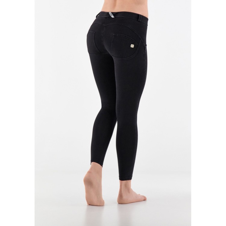 Freddy WR.UP® Damen Push-Up Jeans - 7/8 Regular Waist Skinny - Schwarz - Schwarze Nähte