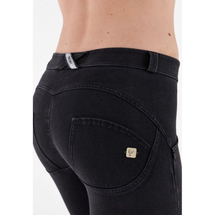 Freddy WR.UP® Damen Push-Up Jeans - 7/8 Regular Waist Skinny - Schwarz - Schwarze Nähte