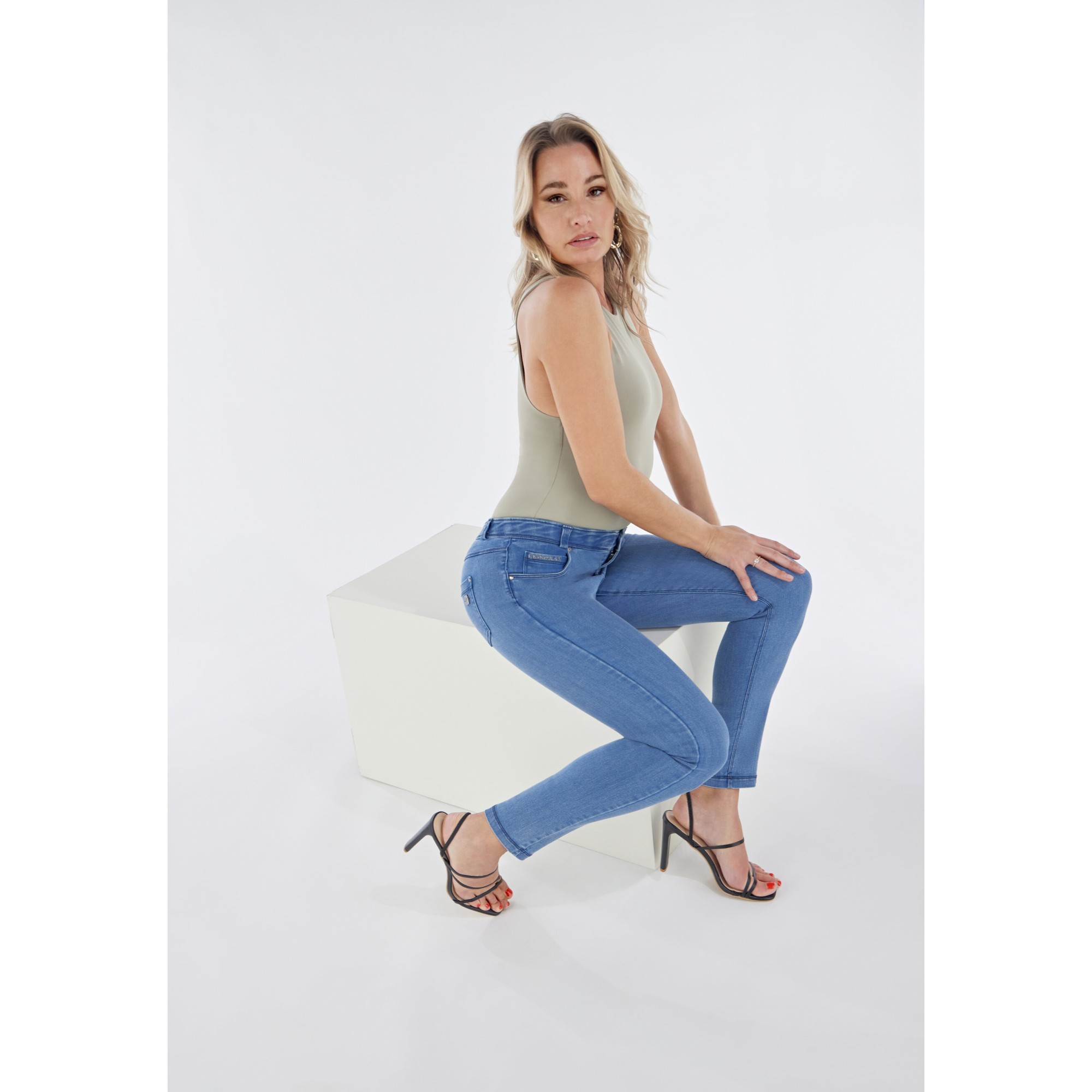 Freddy Fit Jeans - Regular Waist Skinny - Clear Denim - Blue Seam - J4B Freddy Fit Jeans - Regular Waist Skinny - Clear Denim - Blue Seam - J4B