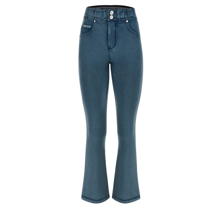 Freddy N.O.W.® Damen Comfort Hose - 7/8 Mid Waist Flare - Eisblau - Blaue Nähte - J111B