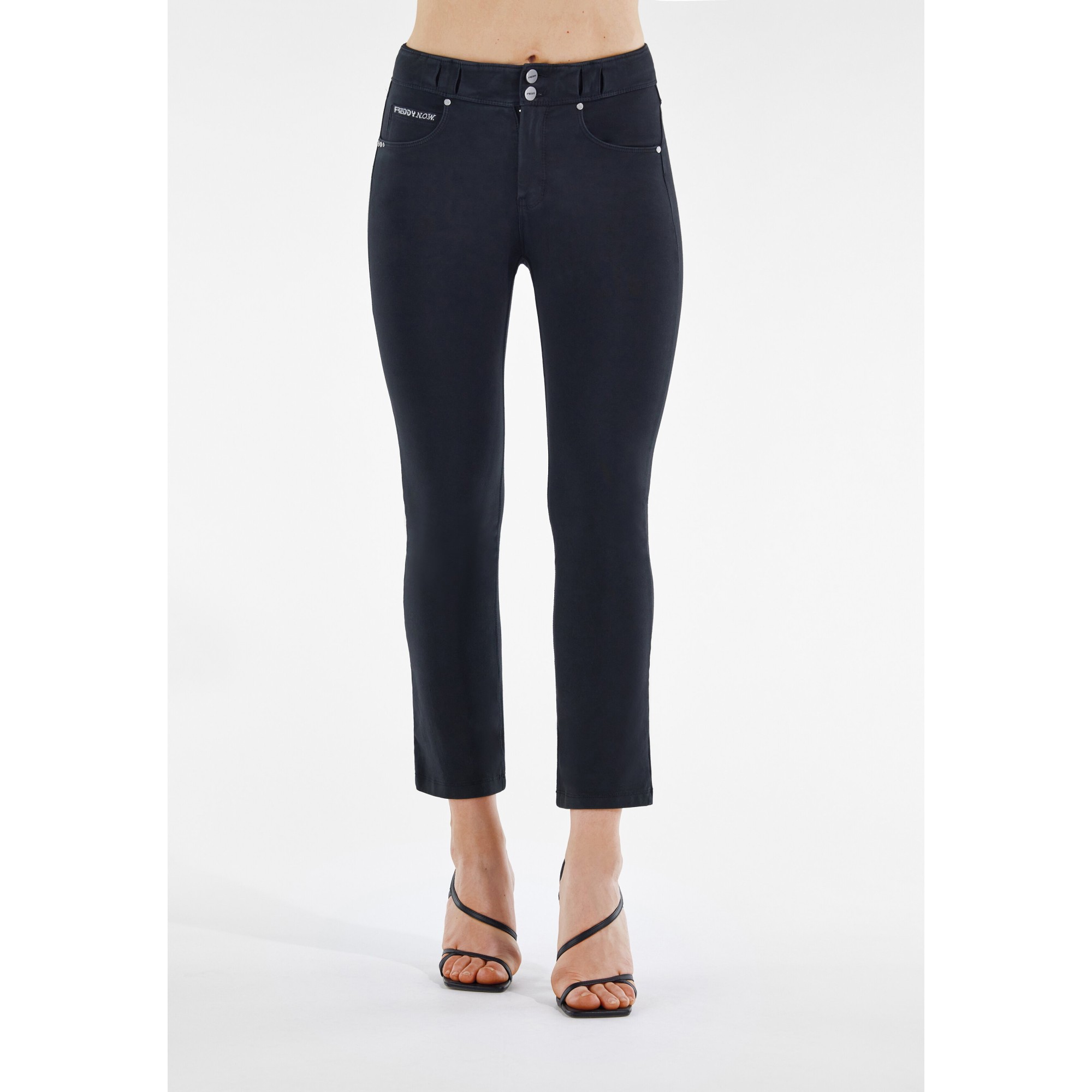 Freddy N.O.W.® Damen Comfort Hose - 7/8 Mid Waist Flare - Garment Dyed - Schwarz - N0 Freddy N.O.W.® Damen Comfort Hose - 7/8 Mid Waist Flare - Garment Dyed - Schwarz - N0