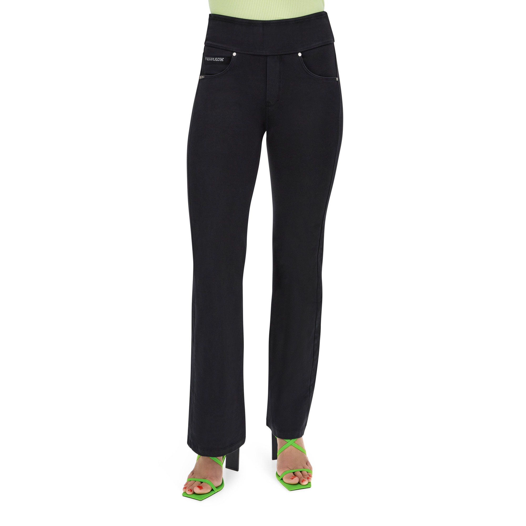 Freddy N.O.W.® Yoga Damen Comfort Hose - Mid Waist Straight - umschlagbarer Taillenbund - Garment Dyed - Schwarz - N0 Freddy N.O.W.® Yoga Damen Comfort Hose - Mid Waist Straight - umschlagbarer Taillenbund - Garment Dyed - Schwarz - N0