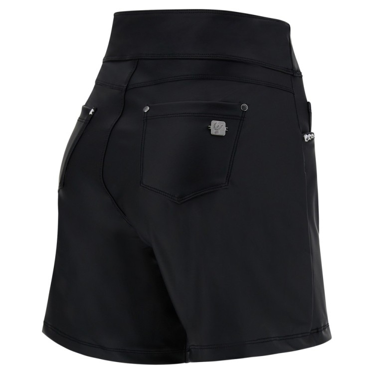 Freddy N.O.W.® Vegan Leather Yoga Damen Comfort Ledershorts - Mid Waist Wide Leg - Schwarz - N0
