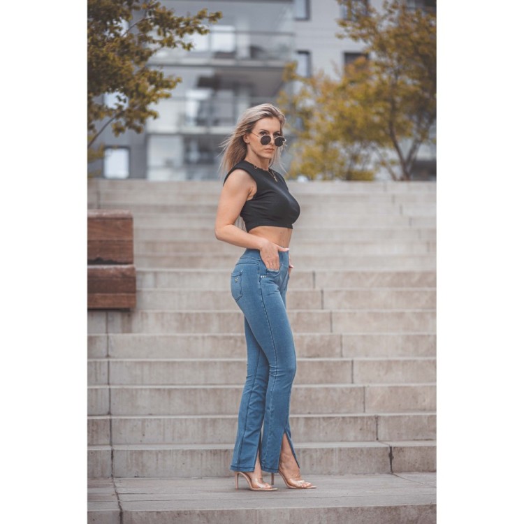 Freddy N.O.W.® Yoga Damen Comfort Jeans - 7/8 High Waist Schlitz am Saum - umschlagbarer Taillenbund - Hellblau - Blaue Nähte -