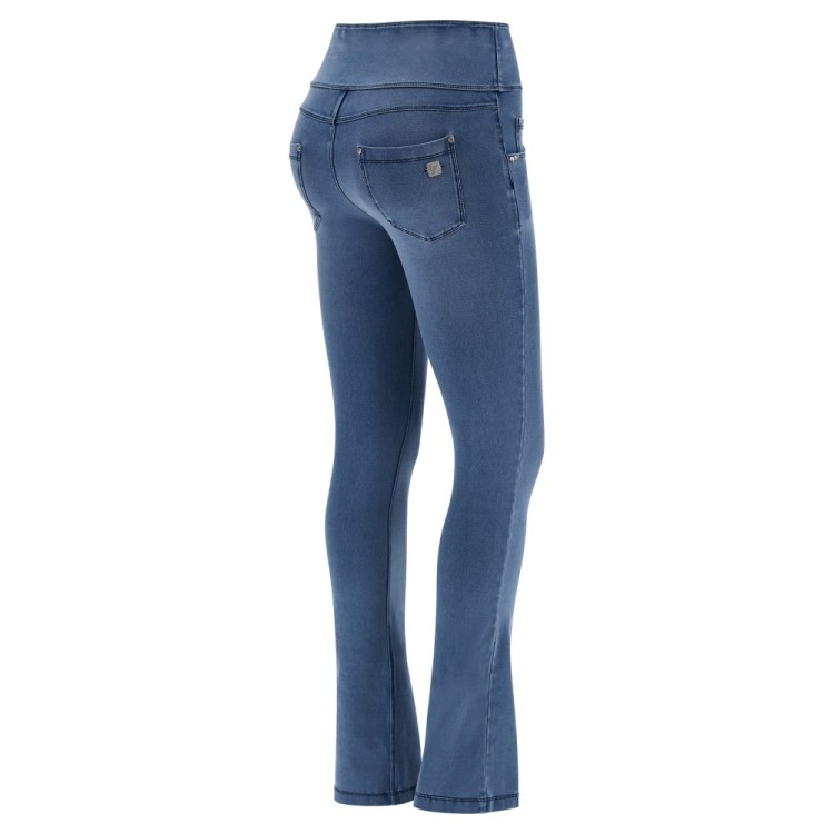 Freddy N.O.W.® Yoga Damen Comfort Jeans - 7/8 High Waist Schlitz am Saum - umschlagbarer Taillenbund - Hellblau - Blaue Nähte -