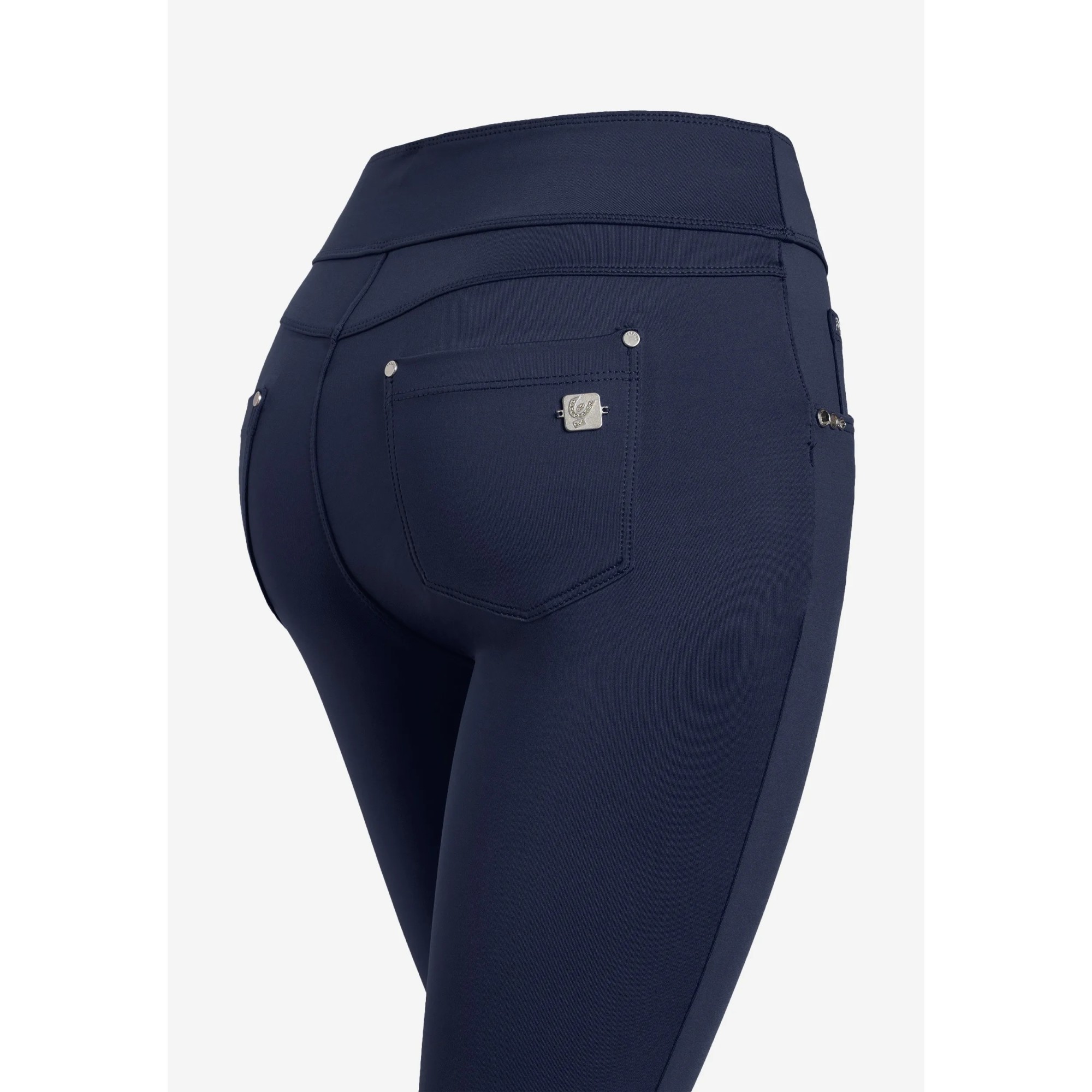 Freddy N.O.W.® Yoga Eco Tech Damen Comfort Hose - 7/8 Mid Waist Super Skinny - Mittelblau Freddy N.O.W.® Yoga Eco Tech Damen Comfort Hose - 7/8 Mid Waist Super Skinny - Mittelblau