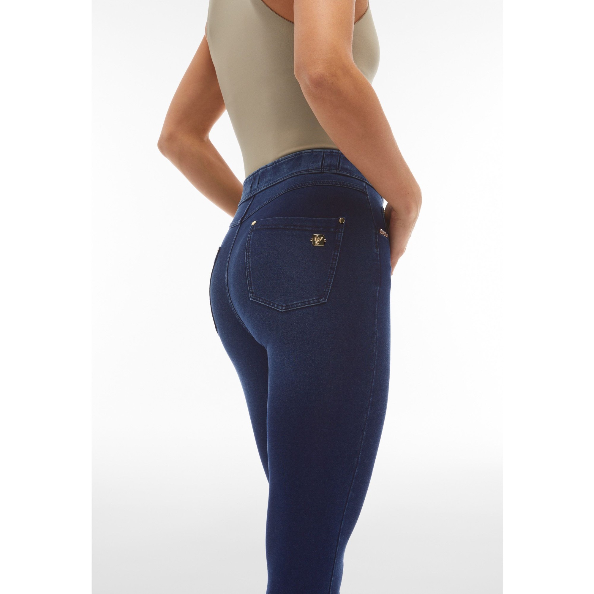 Freddy N.O.W.® Eco Damen Comfort Jeans - 7/8 High Waist Super Skinny - Indigoblau - Blaue Nähte - J0B Freddy N.O.W.® Eco Damen Comfort Jeans - 7/8 High Waist Super Skinny - Indigoblau - Blaue Nähte - J0B