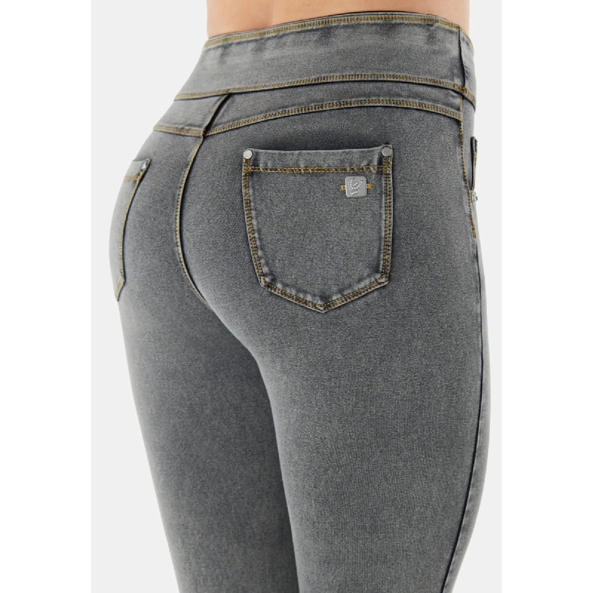 Freddy N.O.W.® Yoga Damen Comfort Jeans - Mid Waist Skinny - Grau – Gelbe Nähte - J3Y Freddy N.O.W.® Yoga Damen Comfort Jeans - Mid Waist Skinny - Grau – Gelbe Nähte - J3Y