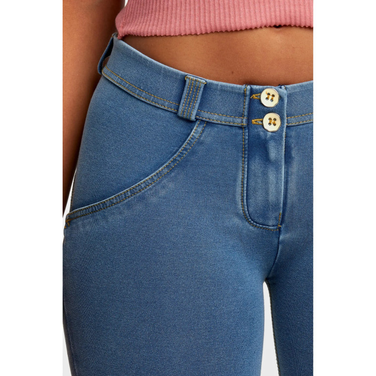 Freddy WR.UP® Damen Push-Up Jeans - 7/8 Regular Waist Skinny - Hellblau - Gelbe Nähte