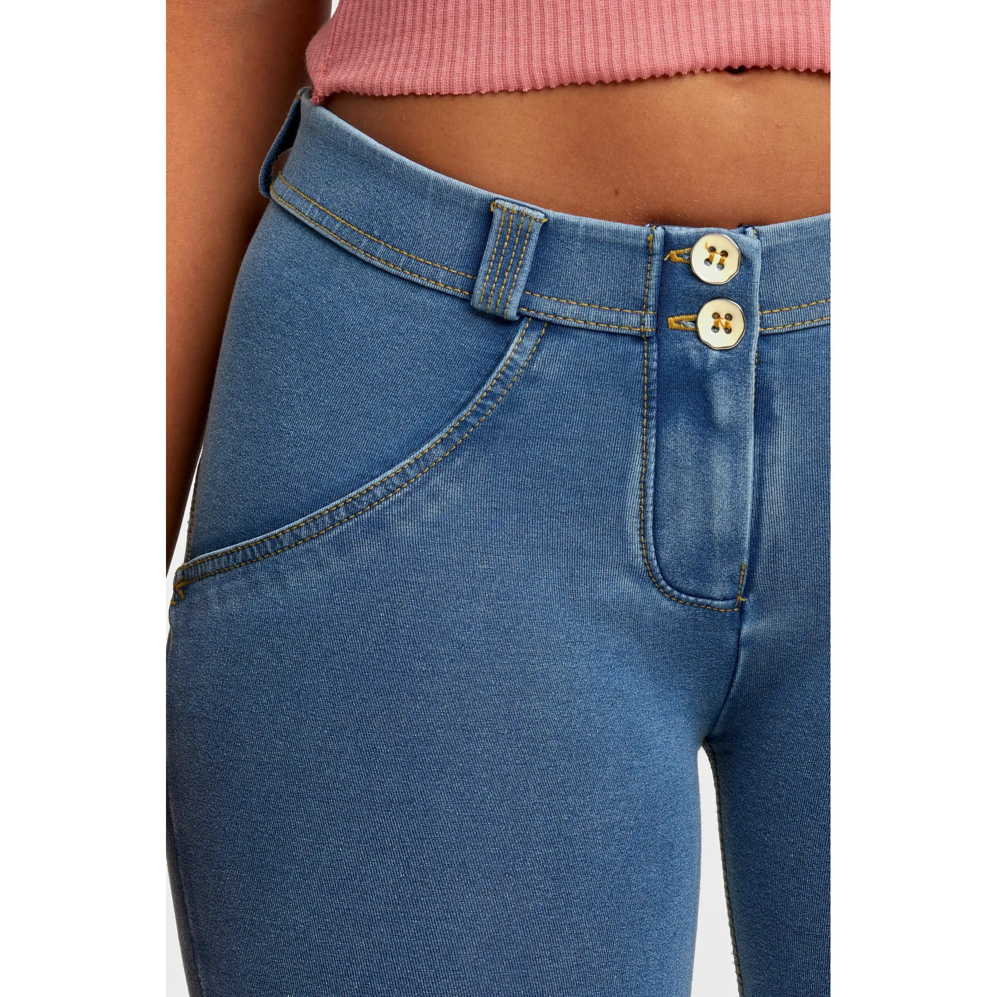 Freddy WR.UP® Damen Push-Up Jeans - 7/8 Regular Waist Skinny - Hellblau - Gelbe Nähte Freddy WR.UP® Damen Push-Up Jeans - 7/8 Regular Waist Skinny - Hellblau - Gelbe Nähte