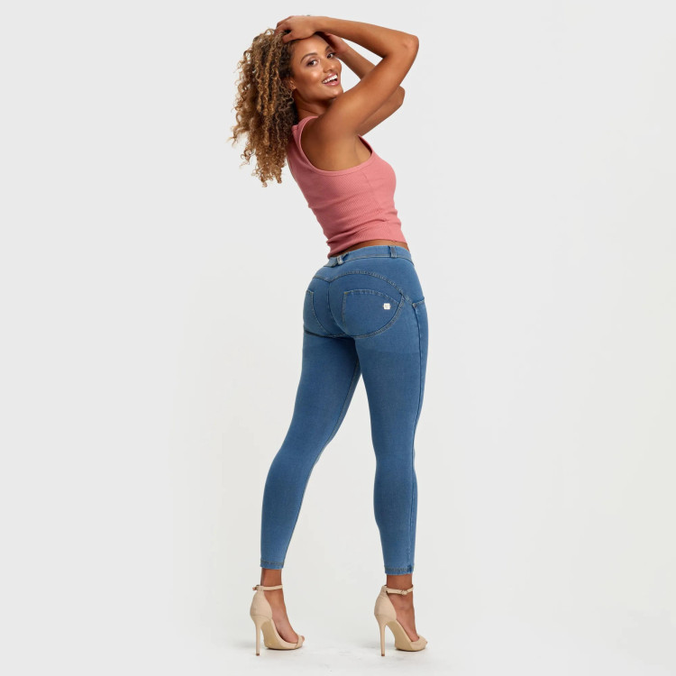 Freddy WR.UP® Damen Push-Up Jeans - 7/8 Regular Waist Skinny - Hellblau - Gelbe Nähte