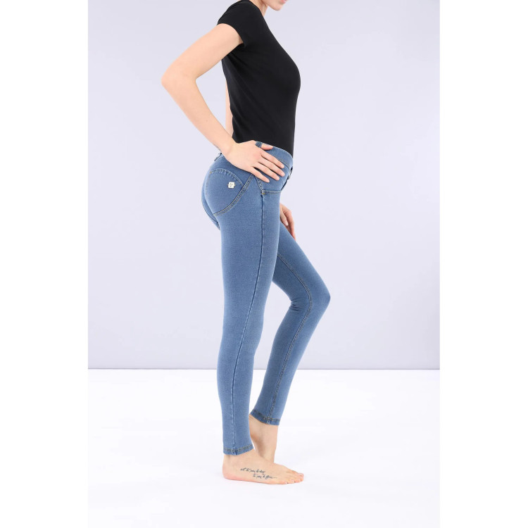 Freddy WR.UP® Damen Push-Up Jeans - Low Waist Super Skinny - Hellblau - Gelbe Nähte - J4Y