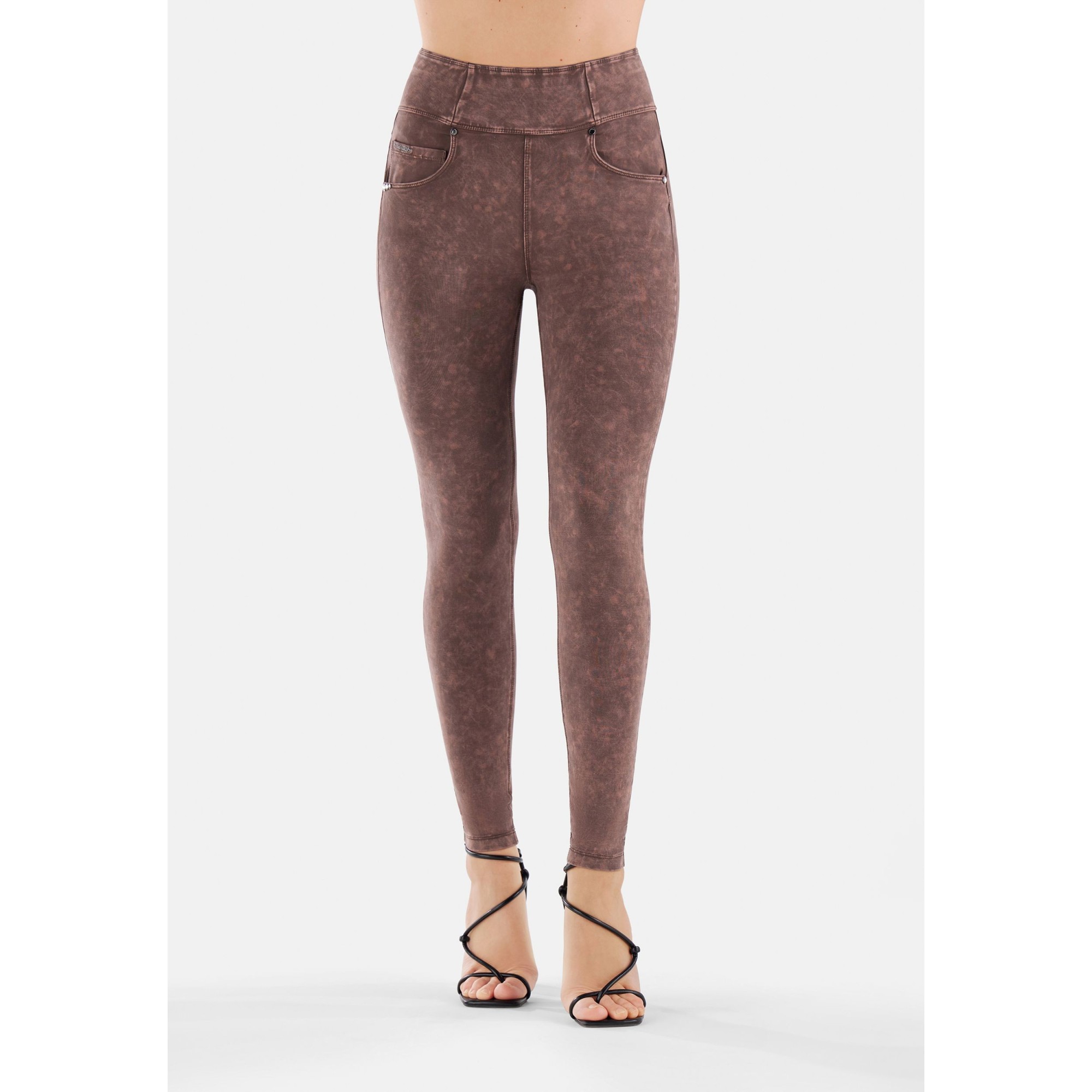Freddy N.O.W.® Yoga Damen Comfort Jeans - High Waist Skinny - Stückgefärbt - Dunkelbraun - M29 Freddy N.O.W.® Yoga Damen Comfort Jeans - High Waist Skinny - Stückgefärbt - Dunkelbraun - M29
