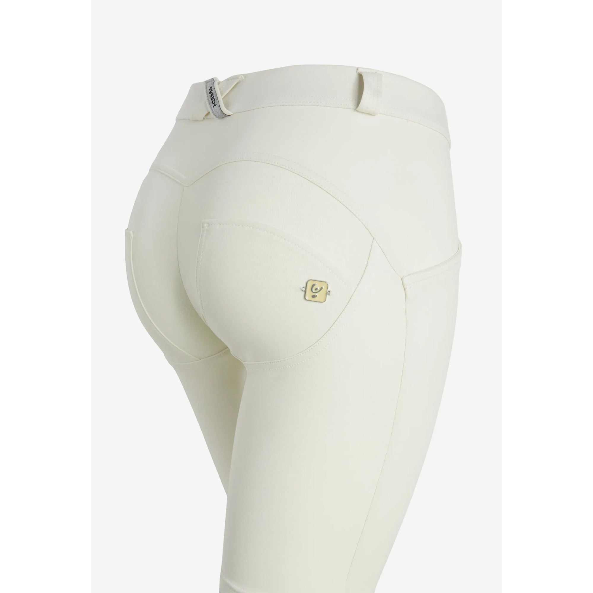 Freddy WR.UP® Damen Push-Up Biker Shorts - Regular Waist - Lily White Freddy WR.UP® Damen Push-Up Biker Shorts - Regular Waist - Lily White
