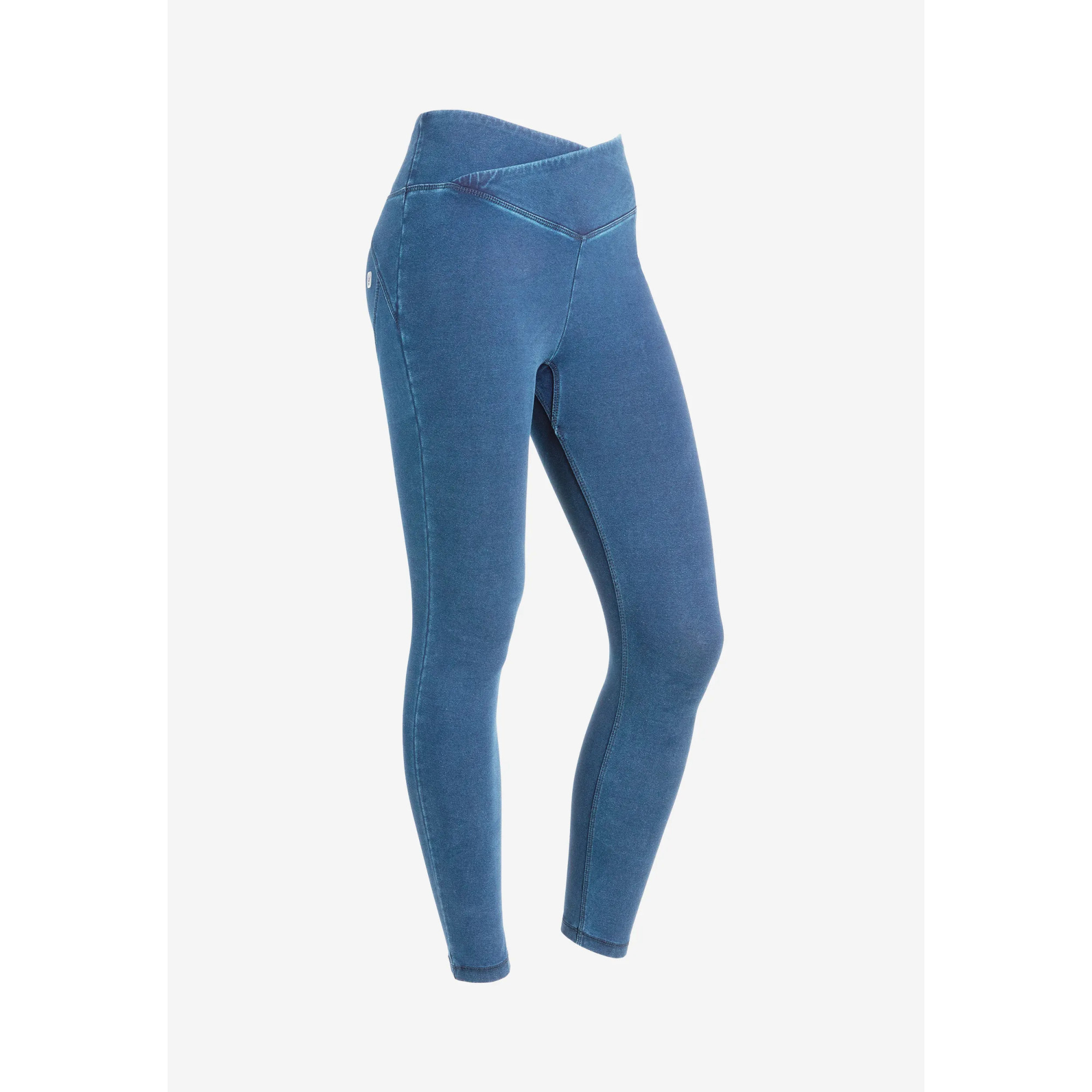 Freddy WR.UP® Core Damen Push-Up Jeans - 7/8 High Waist Super Skinny - Denim hell - Blaue Nähte - J4B Freddy WR.UP® Core Damen Push-Up Jeans - 7/8 High Waist Super Skinny - Denim hell - Blaue Nähte - J4B