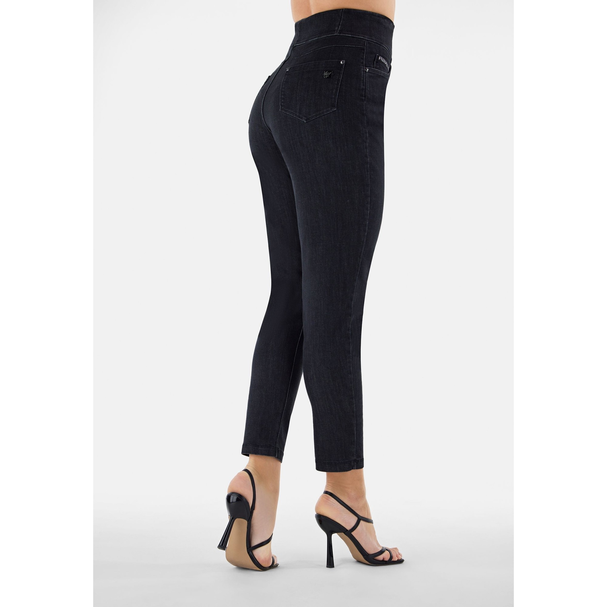 Freddy Fit Jeans - Buttoned Super High Waist Skinny - Black Denim – Black Seam - J7N Freddy Fit Jeans - Buttoned Super High Waist Skinny - Black Denim – Black Seam - J7N