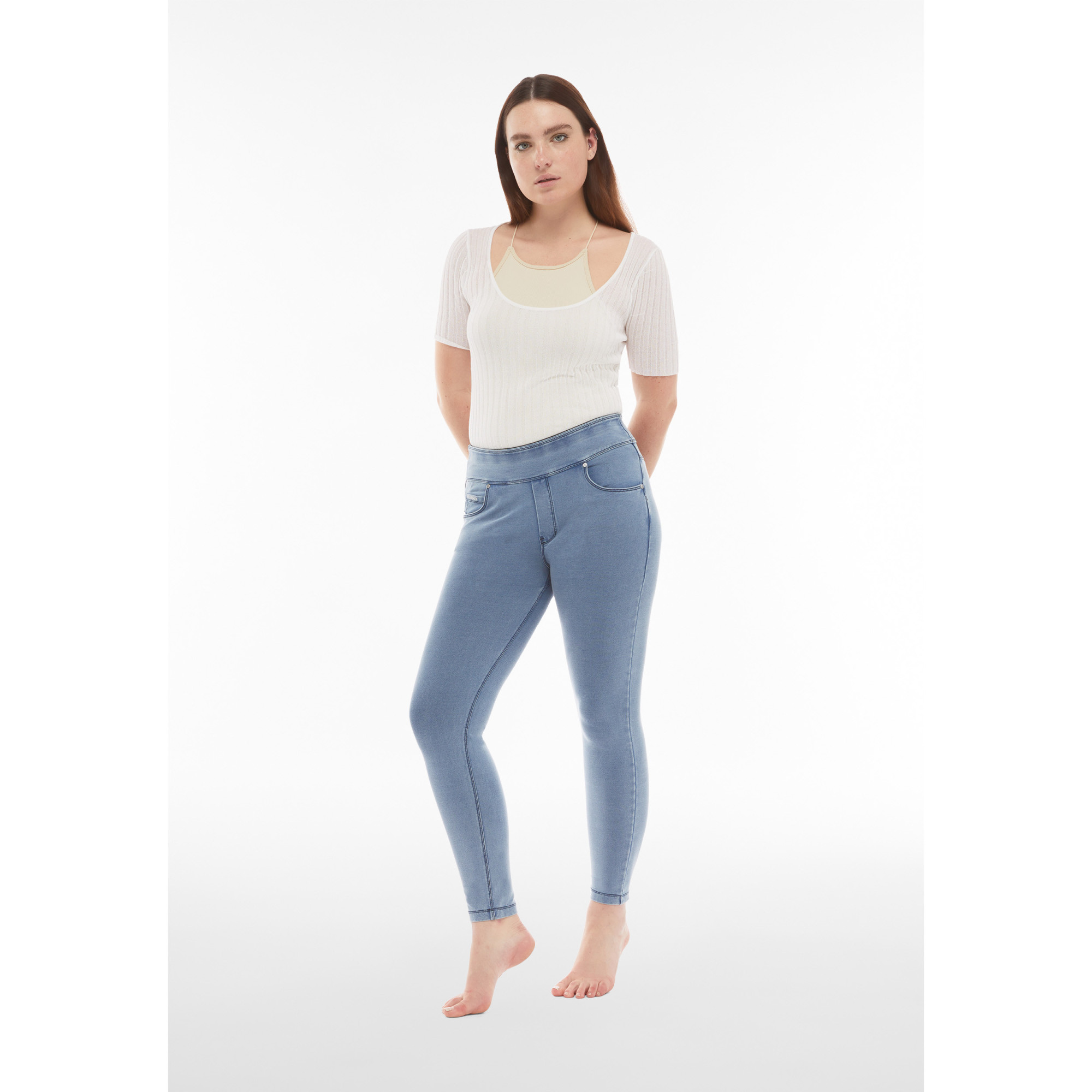 Freddy N.O.W.® Yoga Eco Damen Comfort Jeans - 7/8 Mid Waist Skinny - Denim hell - Blaue Nähte - J107B Freddy N.O.W.® Yoga Eco Damen Comfort Jeans - 7/8 Mid Waist Skinny - Denim hell - Blaue Nähte - J107B