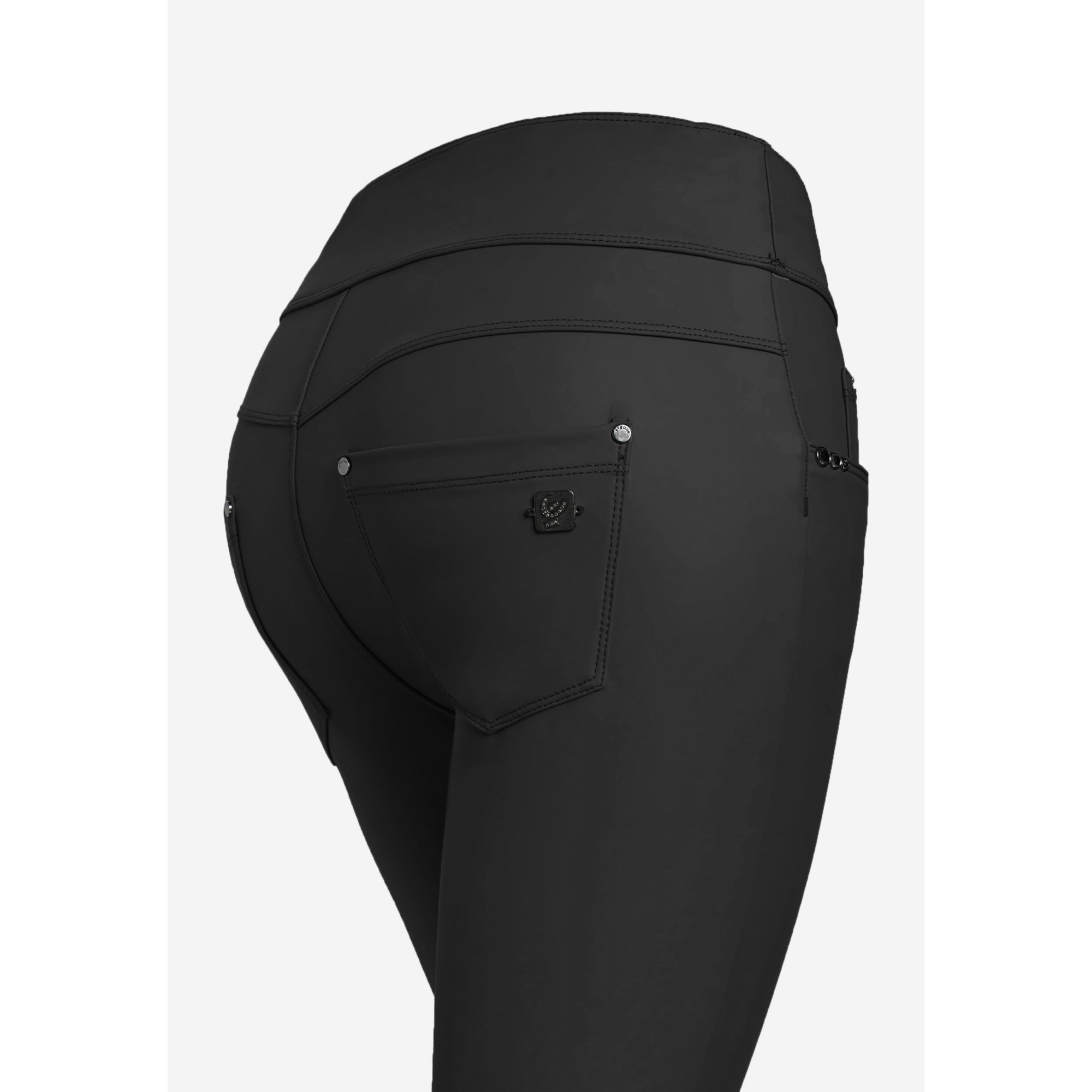 Freddy N.O.W.® Yoga Vegan Leather Damen Comfort Lederhose - 7/8 Mid Waist Super Skinny - Schwarz Freddy N.O.W.® Yoga Vegan Leather Damen Comfort Lederhose - 7/8 Mid Waist Super Skinny - Schwarz