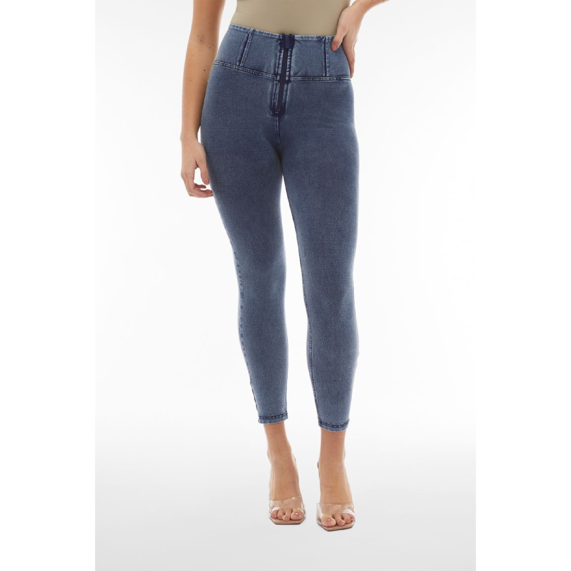 Freddy WR.UP® Damen Push-Up Jeans - 7/8 High Waist Skinny - Denim hell - Blaue Nähte - J109B Freddy WR.UP® Damen Push-Up Jeans - 7/8 High Waist Skinny - Denim hell - Blaue Nähte - J109B
