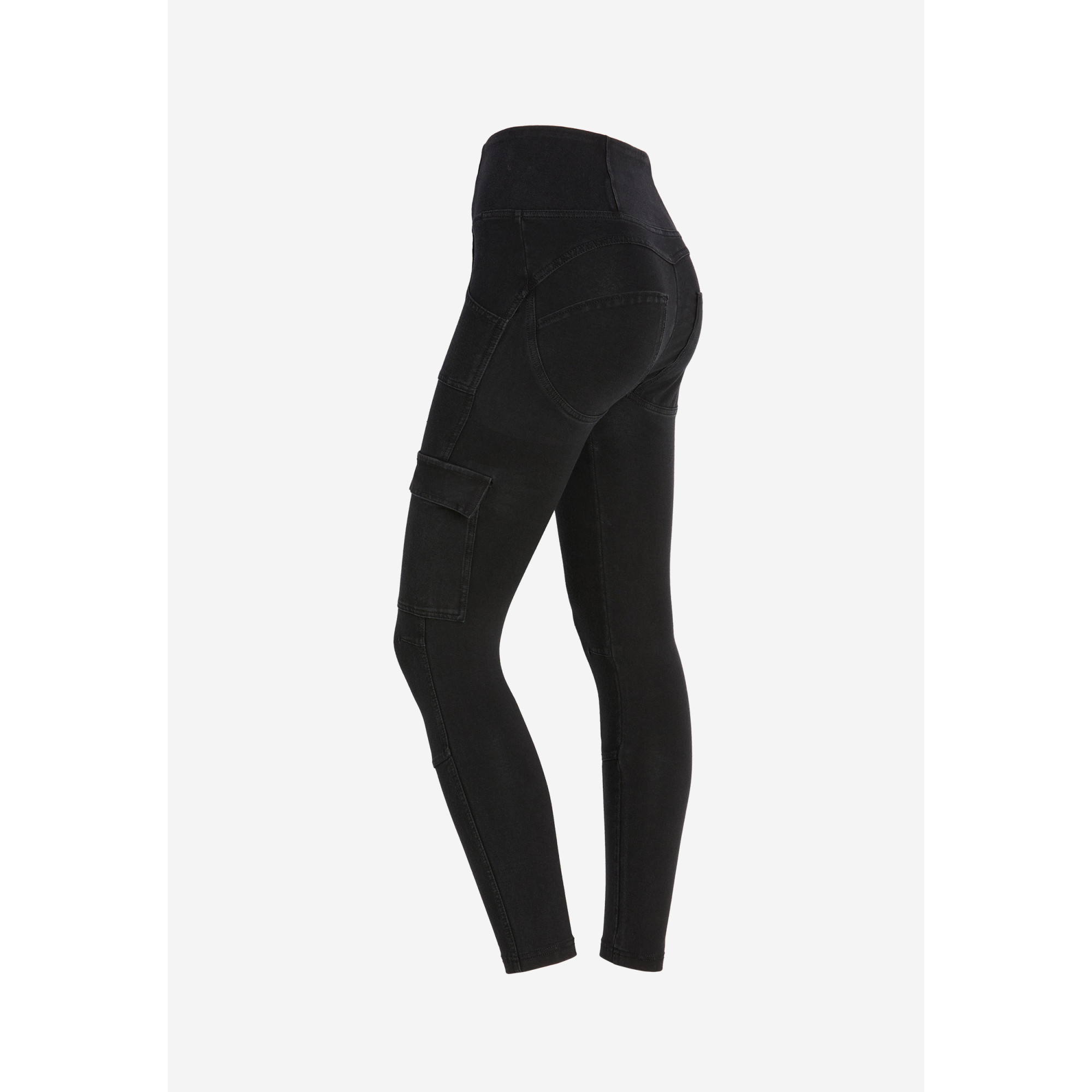 Freddy WR.UP® Damen Push-Up Jeans - 7/8 High Waist Skinny - Cargotaschen - Schwarz – Schwarze Nähte - J7N Freddy WR.UP® Damen Push-Up Jeans - 7/8 High Waist Skinny - Cargotaschen - Schwarz – Schwarze Nähte - J7N