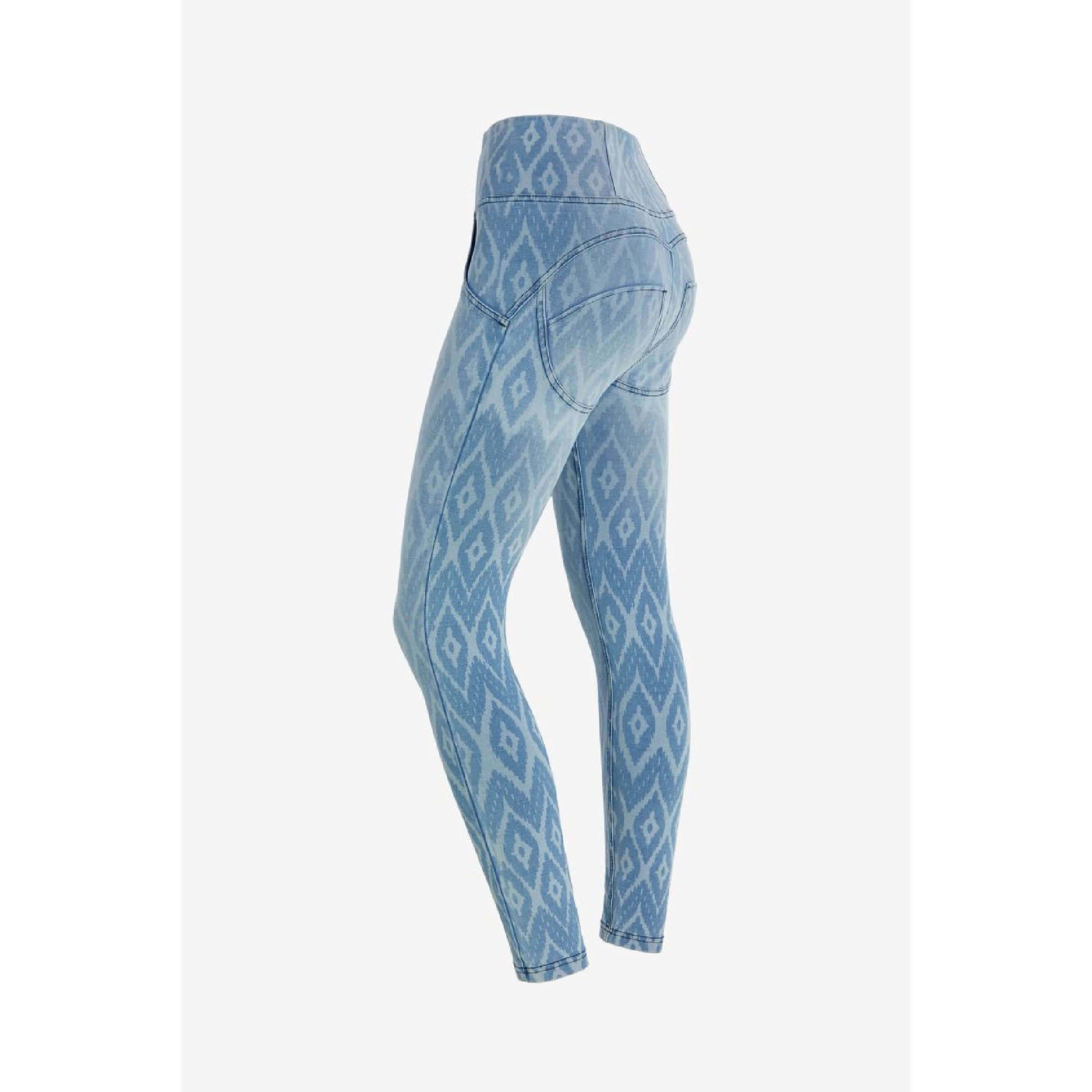 Freddy WR.UP® Damen Push-Up Jeans - 7/8 High Waist Skinny - Allover Laserprint - Denim - Blaue Nähte - J170B Freddy WR.UP® Damen Push-Up Jeans - 7/8 High Waist Skinny - Allover Laserprint - Denim - Blaue Nähte - J170B