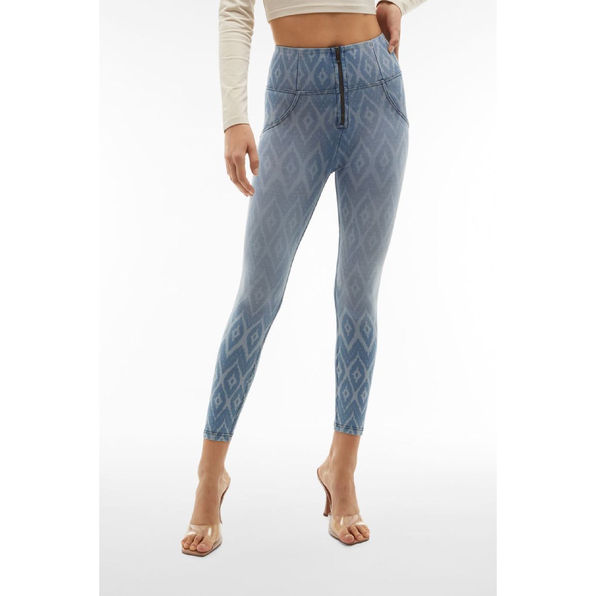 Freddy WR.UP® Damen Push-Up Jeans - 7/8 High Waist Skinny - Allover Laserprint - Denim - Blaue Nähte - J170B Freddy WR.UP® Damen Push-Up Jeans - 7/8 High Waist Skinny - Allover Laserprint - Denim - Blaue Nähte - J170B