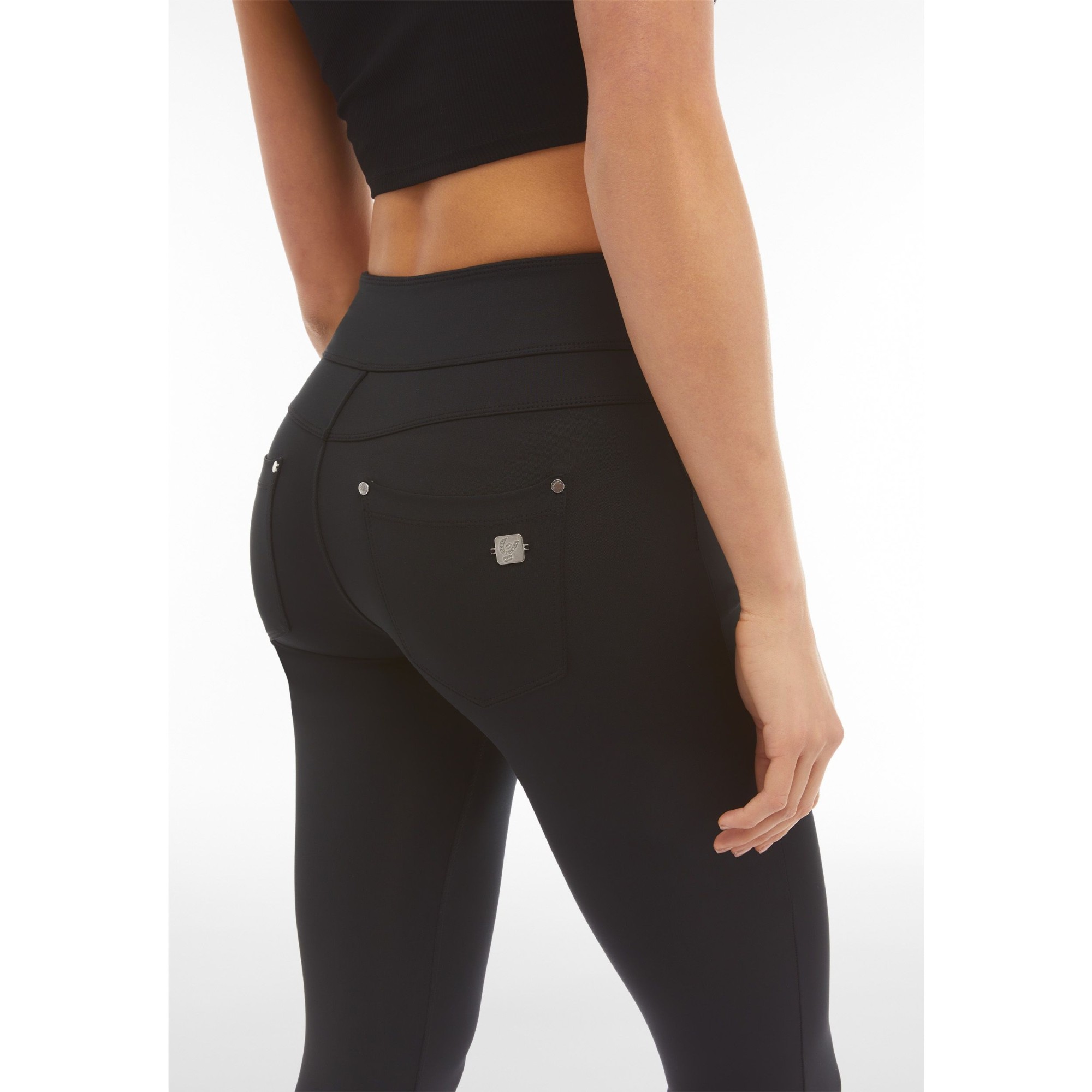 Freddy N.O.W.® Eco Yoga Tech Damen Comfort Hose - Mid Waist Skinny - Schwarz Freddy N.O.W.® Eco Yoga Tech Damen Comfort Hose - Mid Waist Skinny - Schwarz