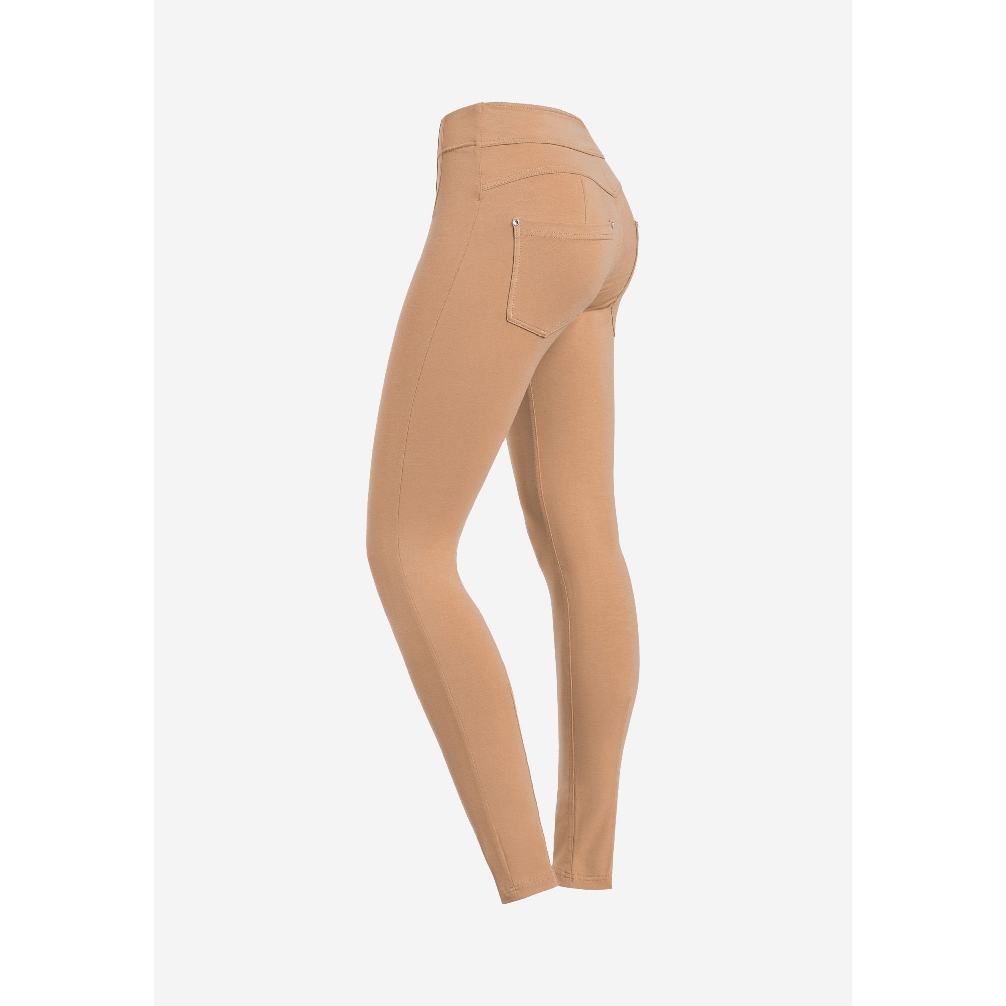 Freddy N.O.W.® Yoga Eco Damen Comfort Hose - Super High Waist Skinny - Mit Nähten auf den Beinen - Hellbraun - M44 Freddy N.O.W.® Yoga Eco Damen Comfort Hose - Super High Waist Skinny - Mit Nähten auf den Beinen - Hellbraun - M44