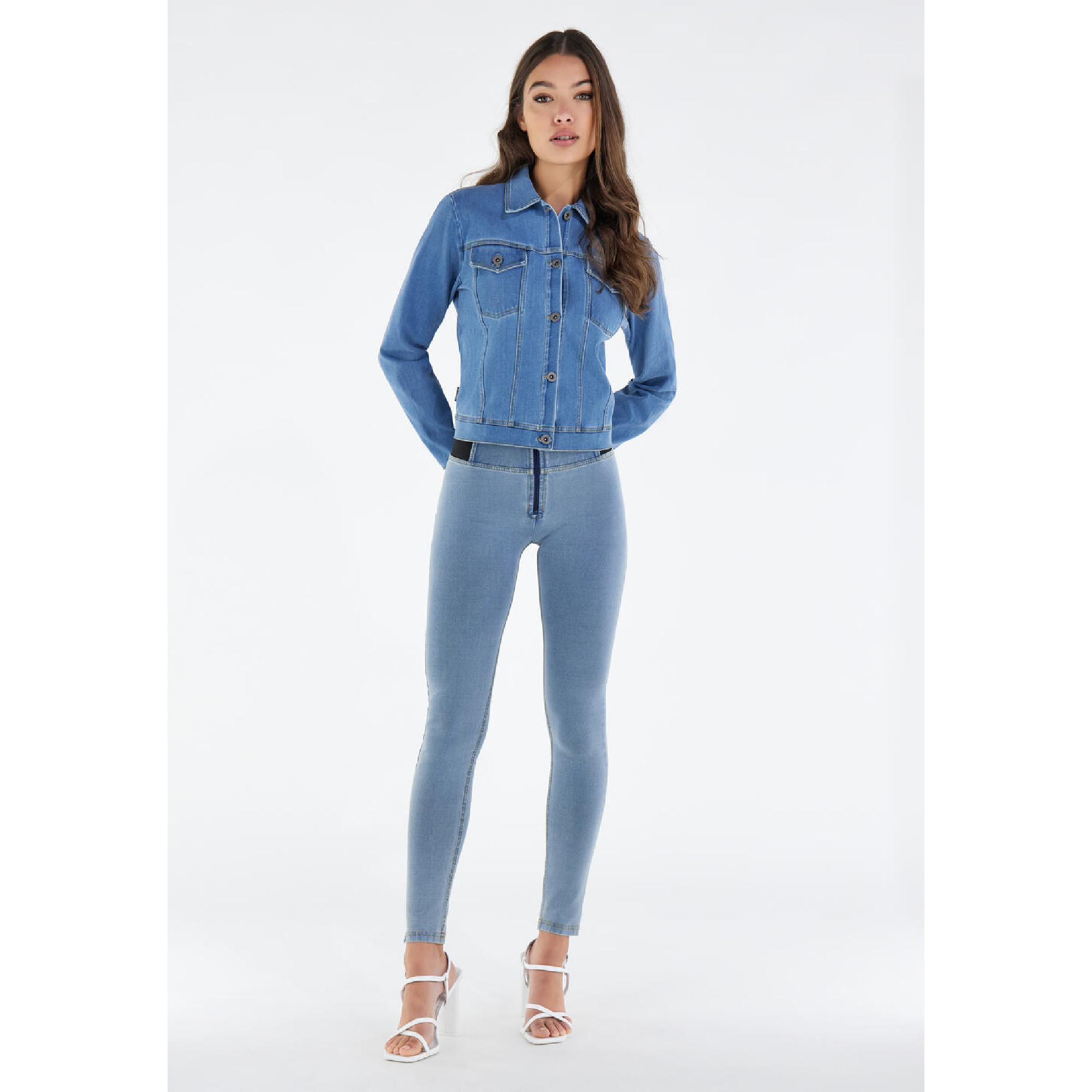 Freddy WR.UP® Damen Push-Up Jeans - High Waist Skinny - mit elastischem Taillenbund - Hellblau - gelbe Nähte - J4Y Freddy WR.UP® Damen Push-Up Jeans - High Waist Skinny - mit elastischem Taillenbund - Hellblau - gelbe Nähte - J4Y