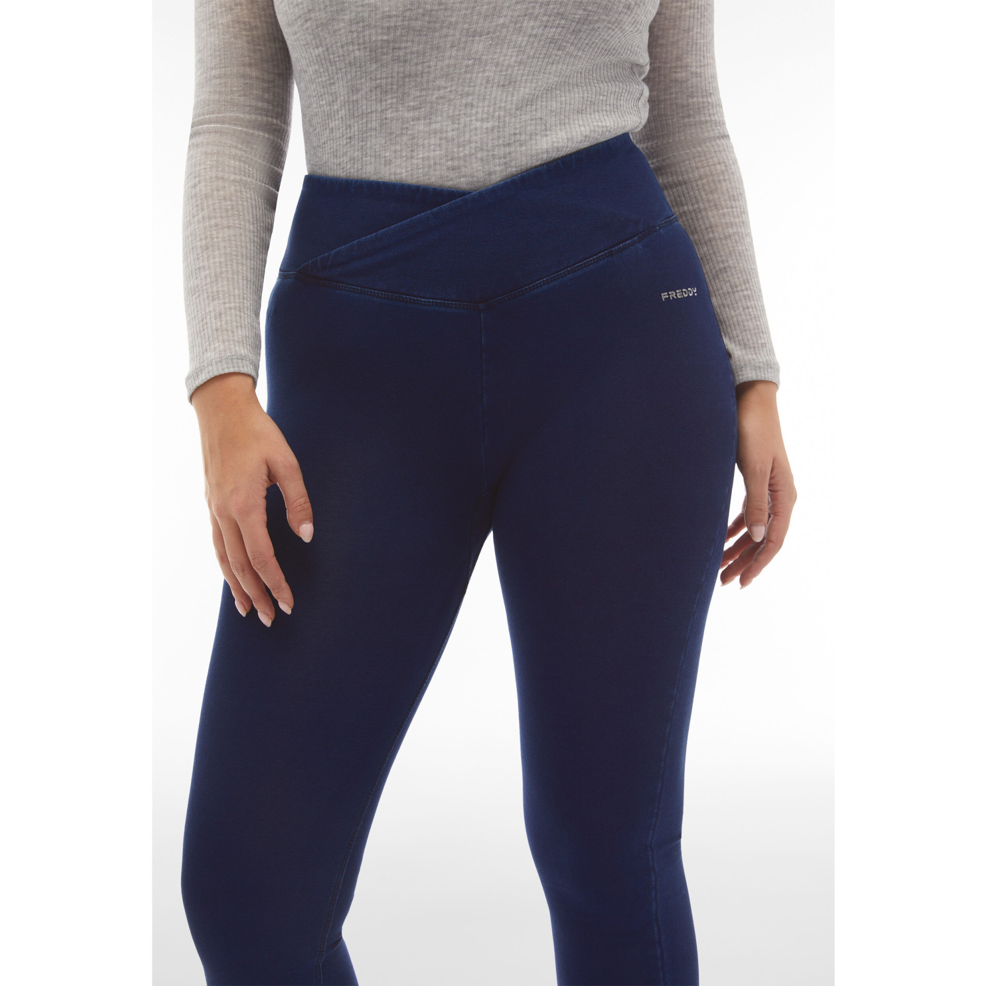 Freddy WR.UP® Core Damen Push-Up Jeans - 7/8 High Waist Super Skinny - Denim Indigo - Blaue Nähte - J0B Freddy WR.UP® Core Damen Push-Up Jeans - 7/8 High Waist Super Skinny - Denim Indigo - Blaue Nähte - J0B