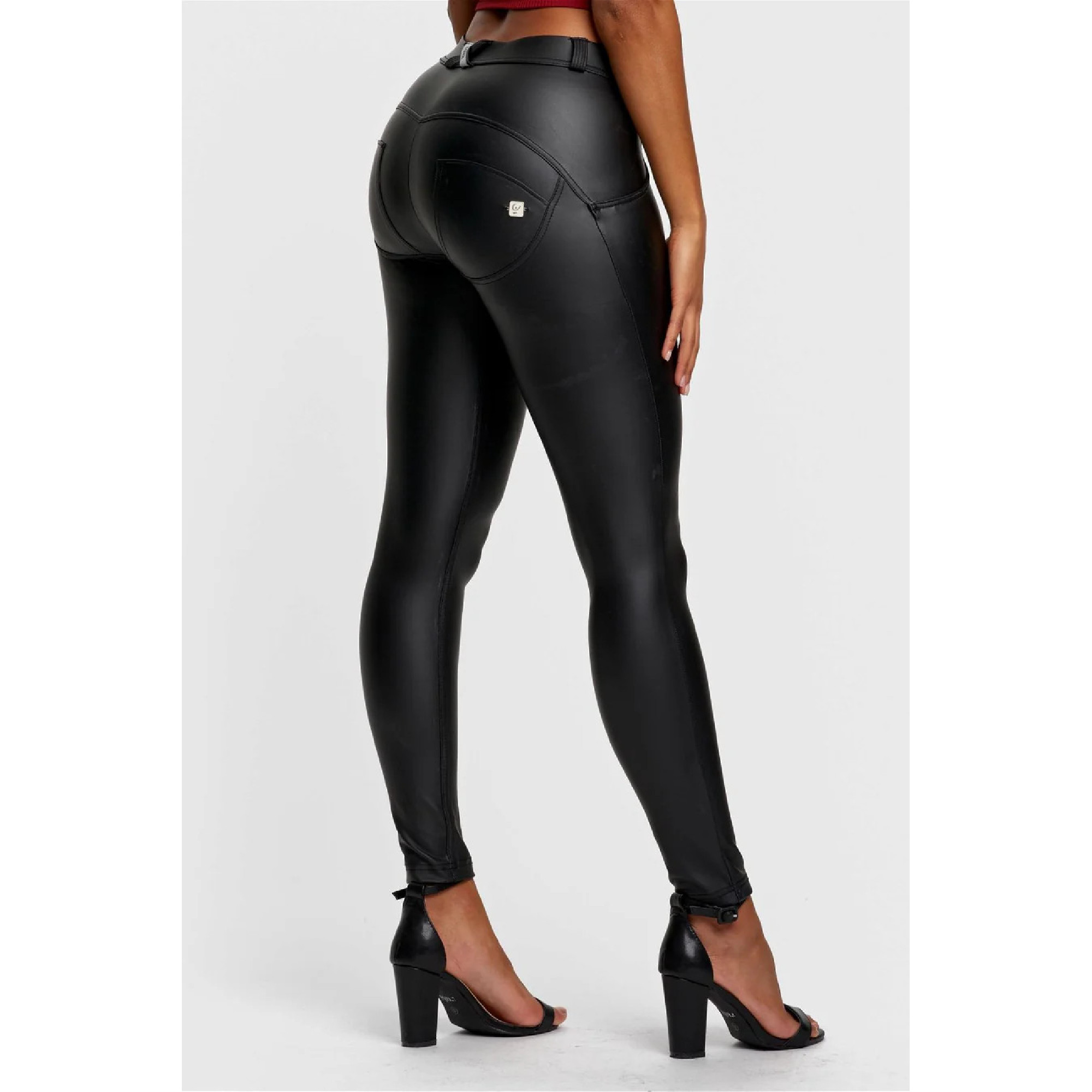 Freddy WR.UP® Vegan Leather Damen Push-Up Lederhose - Regular Waist Super Skinny - Schwarz Freddy WR.UP® Vegan Leather Damen Push-Up Lederhose - Regular Waist Super Skinny - Schwarz