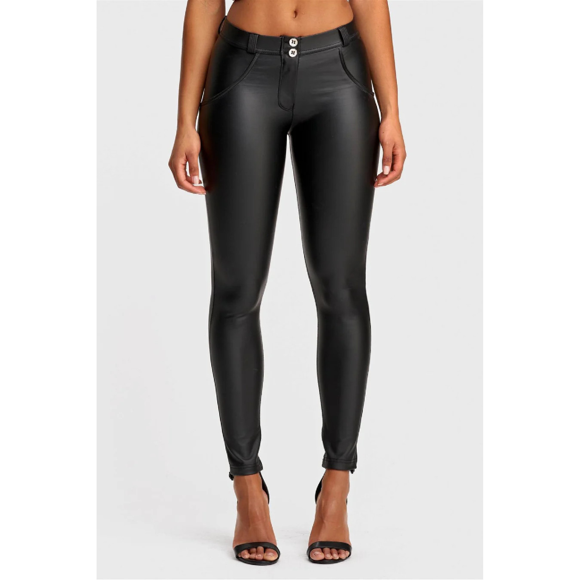 Freddy WR.UP® Vegan Leather Damen Push-Up Lederhose - Regular Waist Super Skinny - Schwarz Freddy WR.UP® Vegan Leather Damen Push-Up Lederhose - Regular Waist Super Skinny - Schwarz