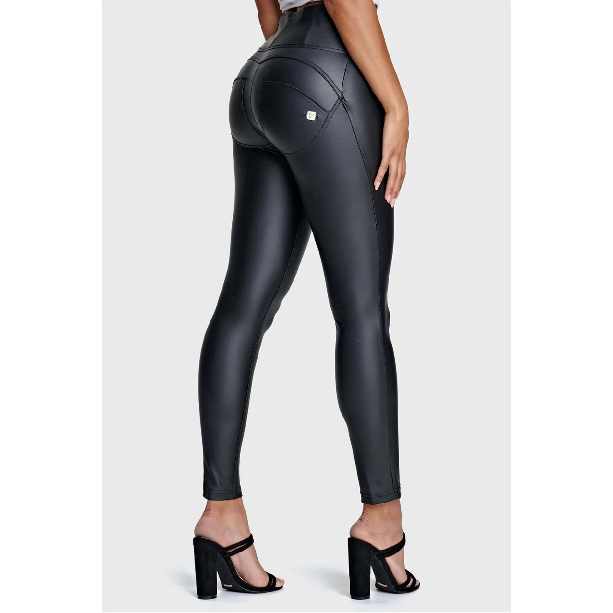 Freddy WR.UP® Vegan Leather Damen Push-Up Lederhose - High Waist Super Skinny - Schwarz Freddy WR.UP® Vegan Leather Damen Push-Up Lederhose - High Waist Super Skinny - Schwarz