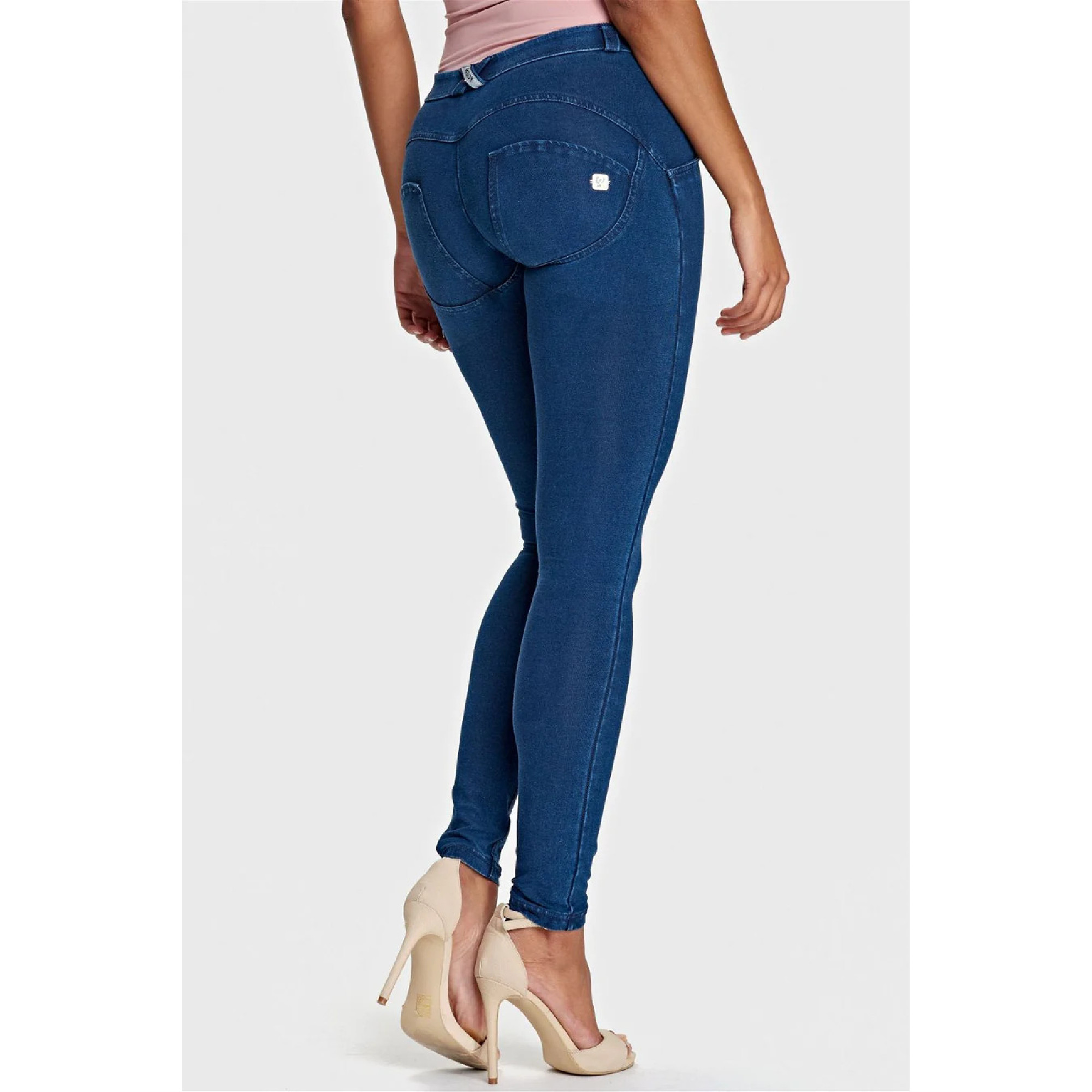 Freddy WR.UP® Damen Push-Up Jeans - Regular Waist Super Skinny - Indigoblau - Blaue Nähte Freddy WR.UP® Damen Push-Up Jeans - Regular Waist Super Skinny - Indigoblau - Blaue Nähte