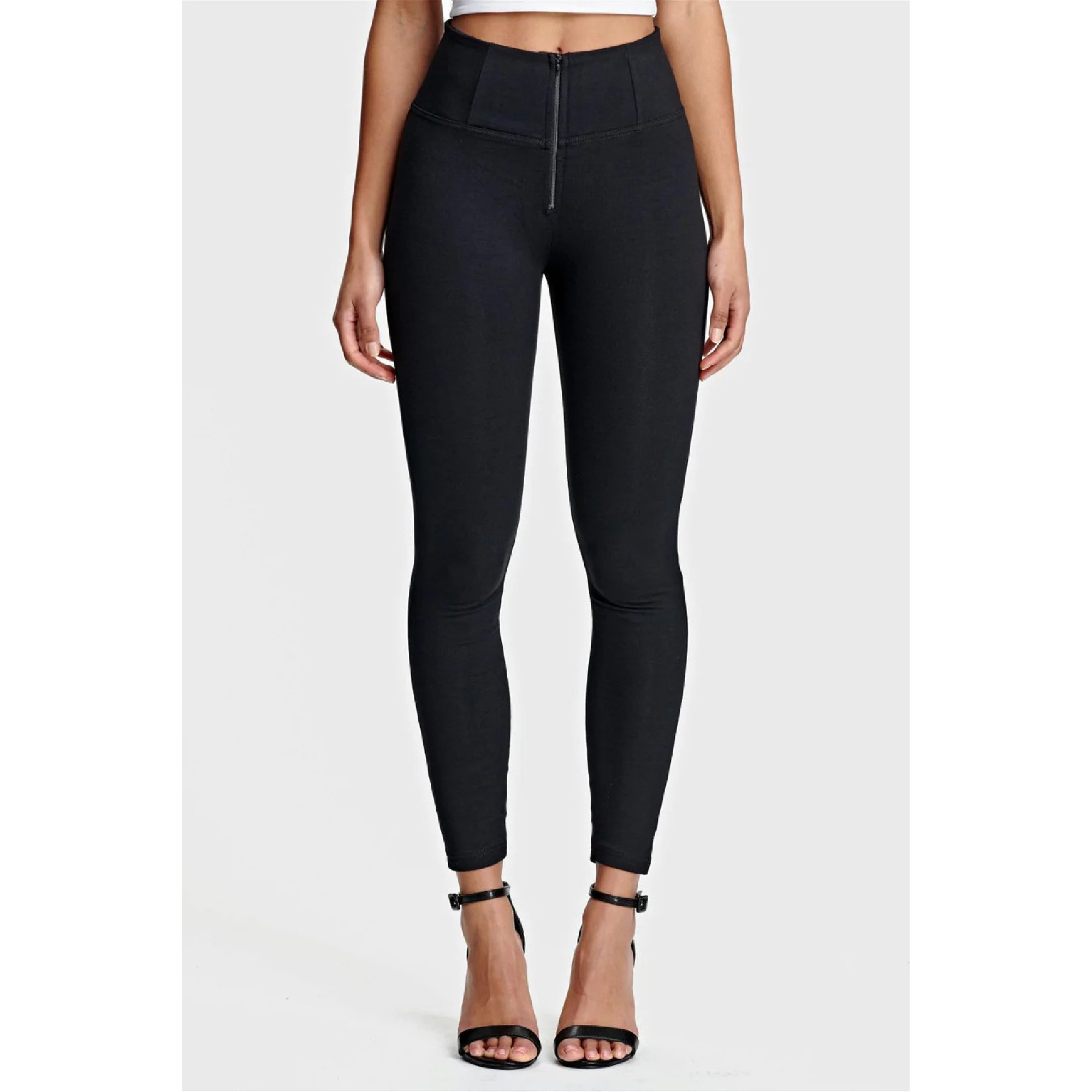Freddy WR.UP® Damen Push-Up Hose - High Waist Skinny - Schwarz Freddy WR.UP® Damen Push-Up Hose - High Waist Skinny - Schwarz