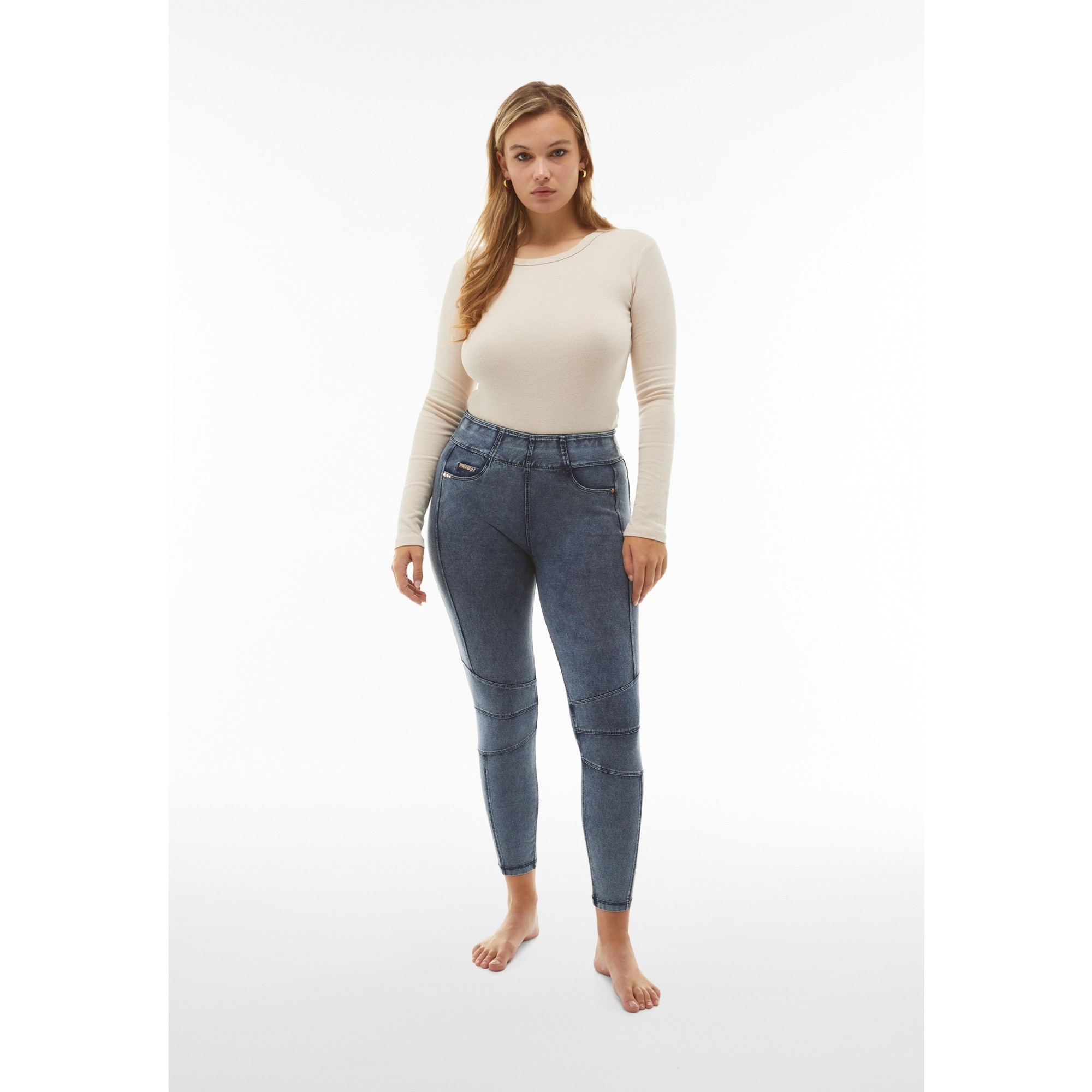 Freddy N.O.W.® Yoga Damen Comfort Jeans - 7/8 Mid Waist Skinny - Blau - Blaue Nähte - J109B Freddy N.O.W.® Yoga Damen Comfort Jeans - 7/8 Mid Waist Skinny - Blau - Blaue Nähte - J109B