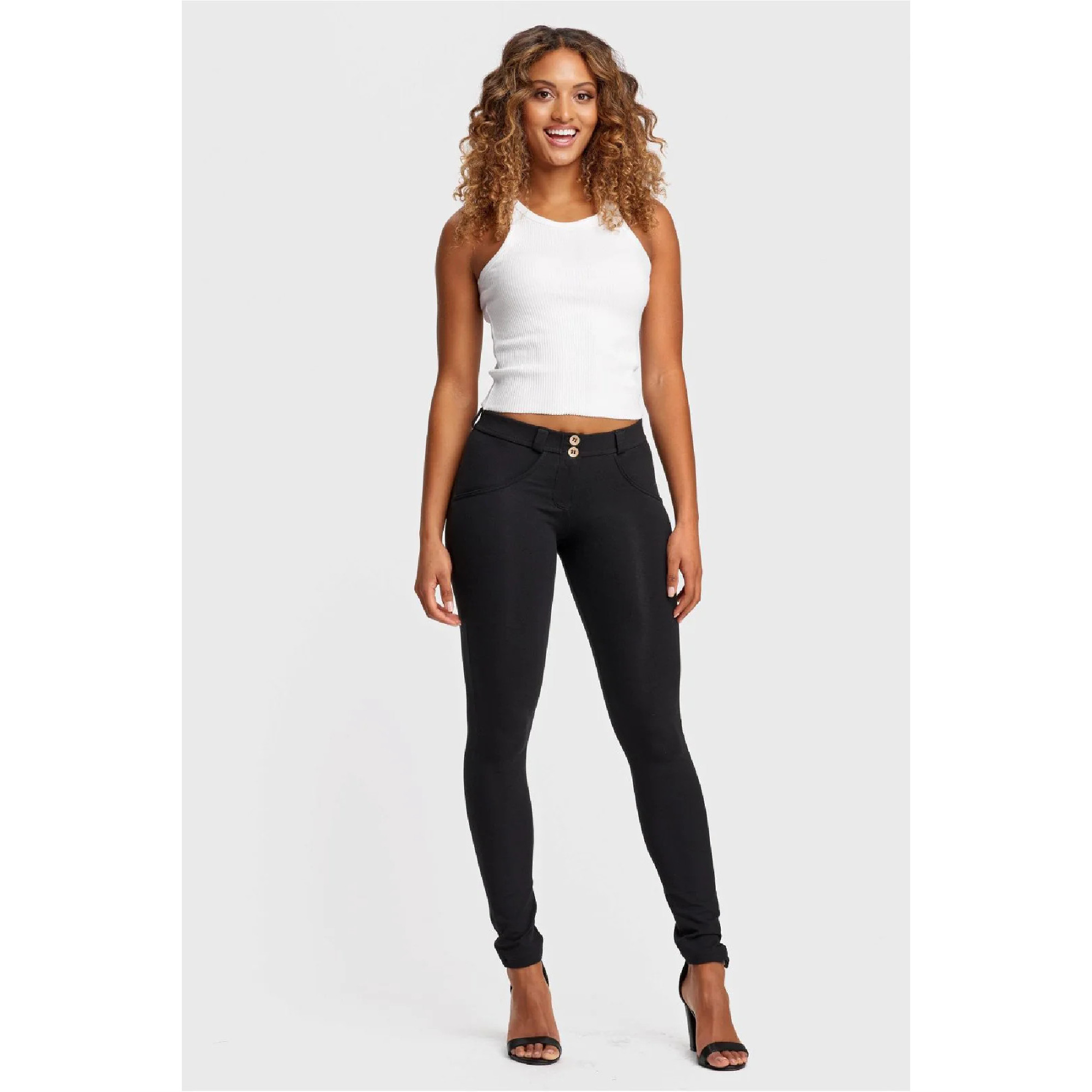 Freddy WR.UP® Damen Push-Up Hose - Regular Waist Skinny -Schwarz Freddy WR.UP® Damen Push-Up Hose - Regular Waist Skinny -Schwarz