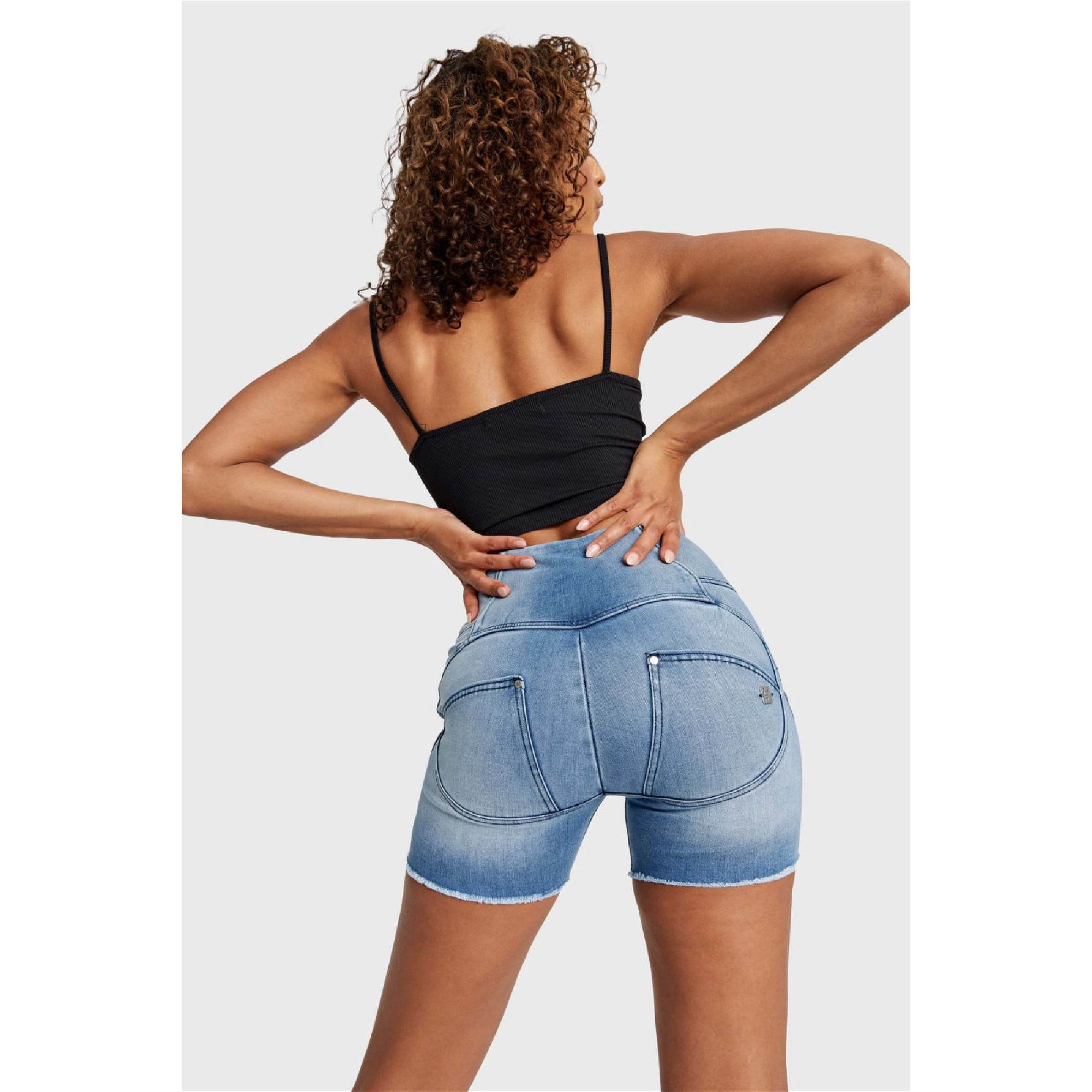 WR.UP® Snug Shorts - High Waist - J4B - Blue Denim - Blue Seams WR.UP® Snug Shorts - High Waist - J4B - Blue Denim - Blue Seams