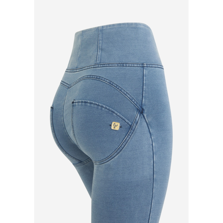 Freddy WR.UP® Damen Push-Up Jeans - 7/8 High Waist Skinny - Denim hell - Blaue Nähte - J107B