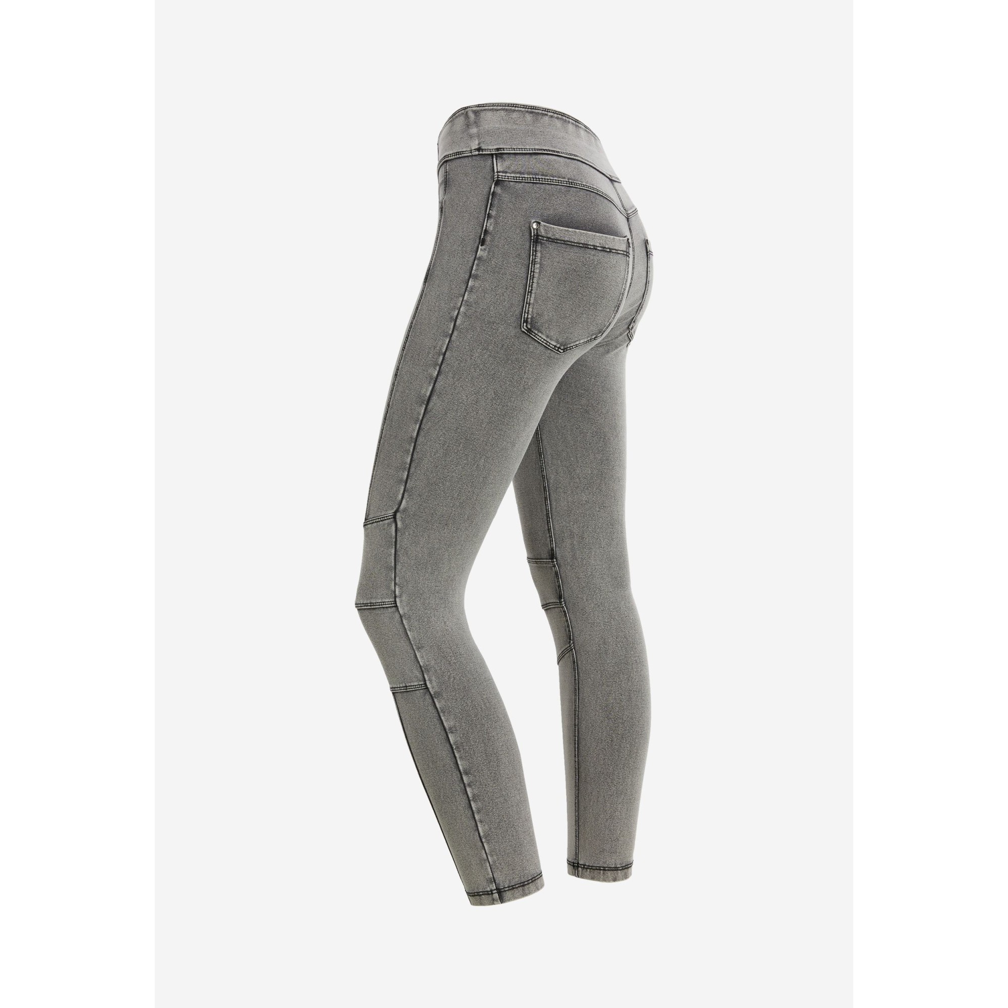 Freddy N.O.W.® Yoga Damen Comfort Jeans - 7/8 Mid Waist Skinny - Grau – Schwarze Nähte - J3N Freddy N.O.W.® Yoga Damen Comfort Jeans - 7/8 Mid Waist Skinny - Grau – Schwarze Nähte - J3N