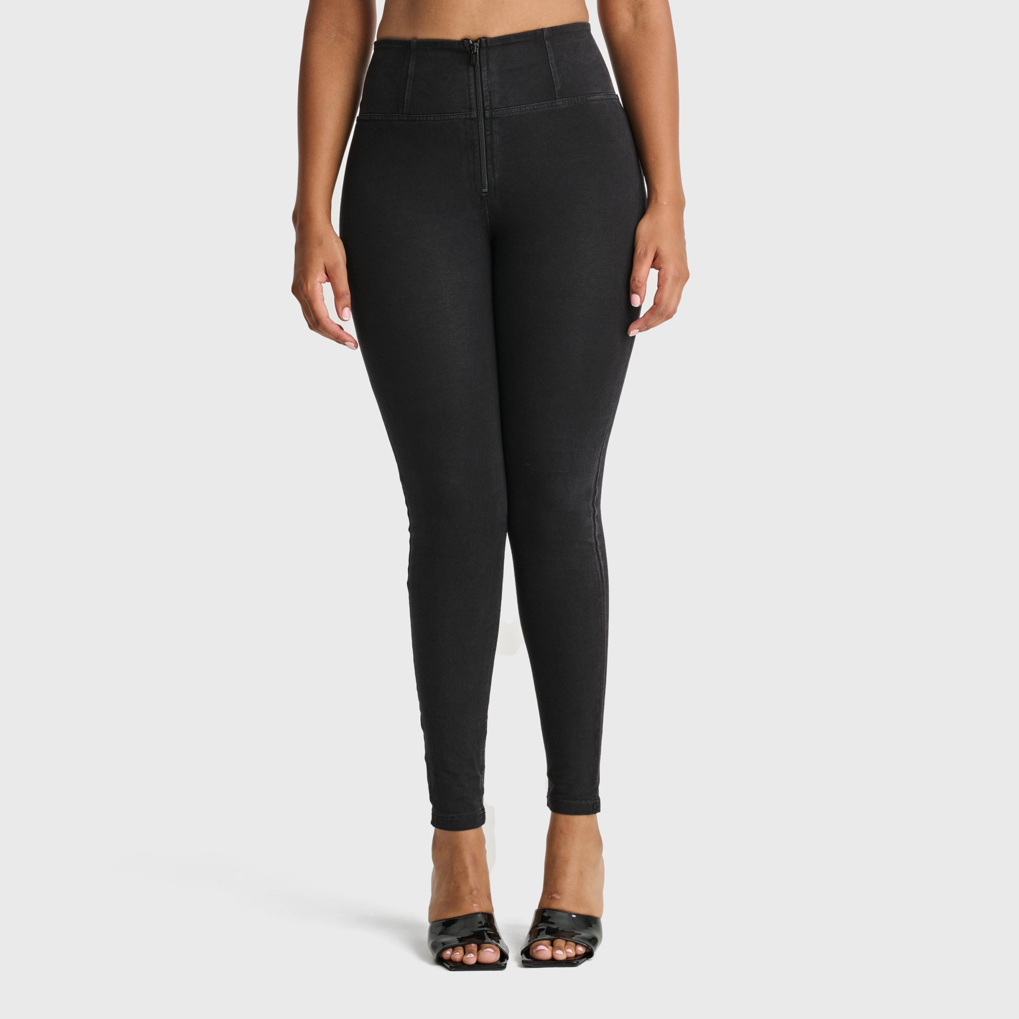 Freddy WR.UP® Damen Push-Up Jeans - High Waist Super Skinny - Schwarz - Schwarze Nähte Freddy WR.UP® Damen Push-Up Jeans - High Waist Super Skinny - Schwarz - Schwarze Nähte