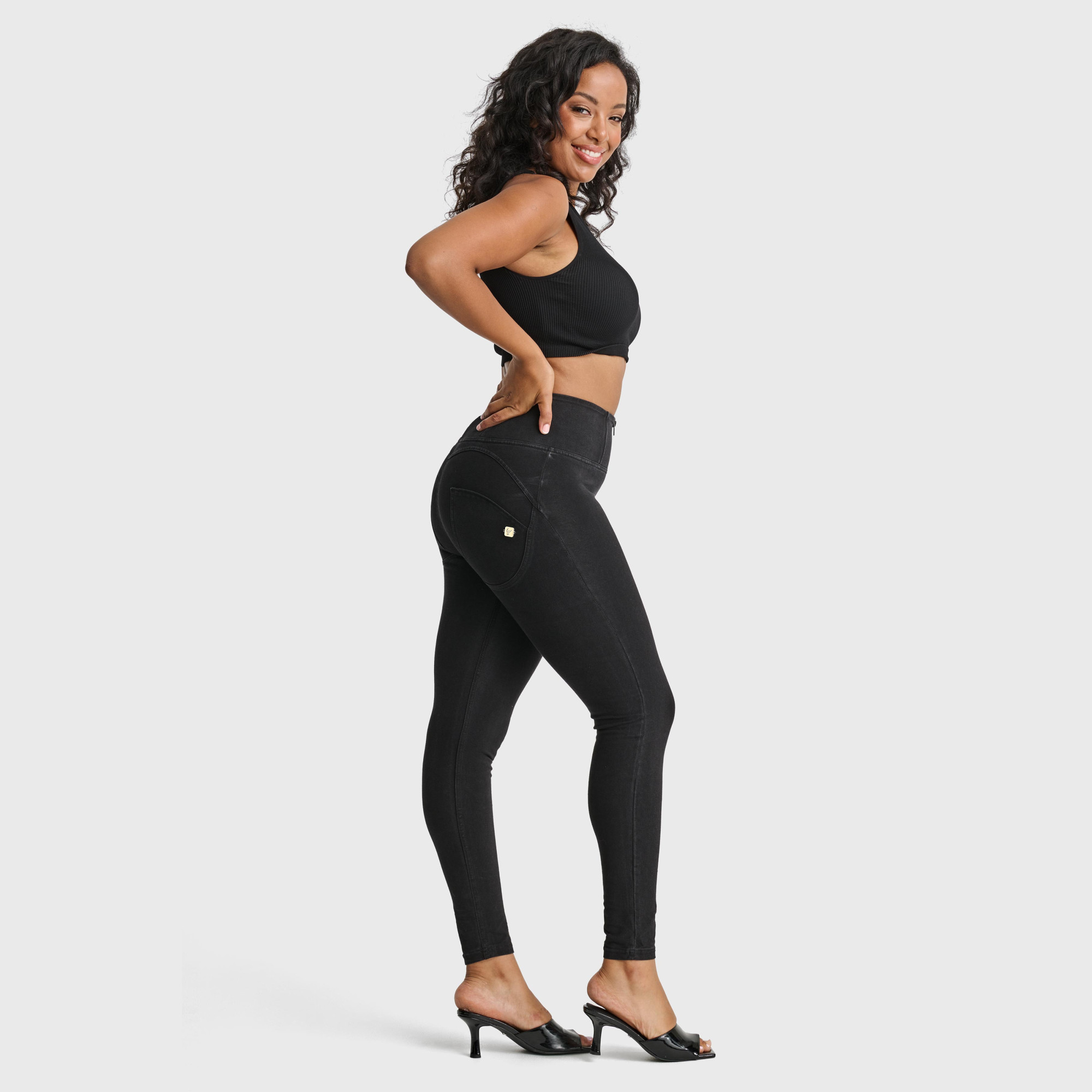 Freddy WR.UP® Damen Push-Up Jeans - High Waist Super Skinny - Schwarz - Schwarze Nähte Freddy WR.UP® Damen Push-Up Jeans - High Waist Super Skinny - Schwarz - Schwarze Nähte